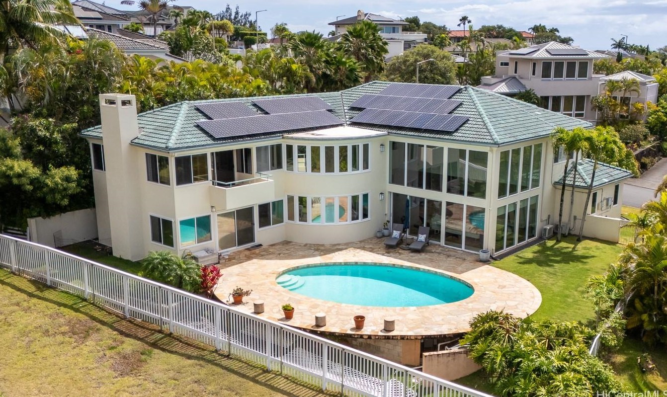 1031 Ikena Cir, Honolulu HI  96821-2557 exterior