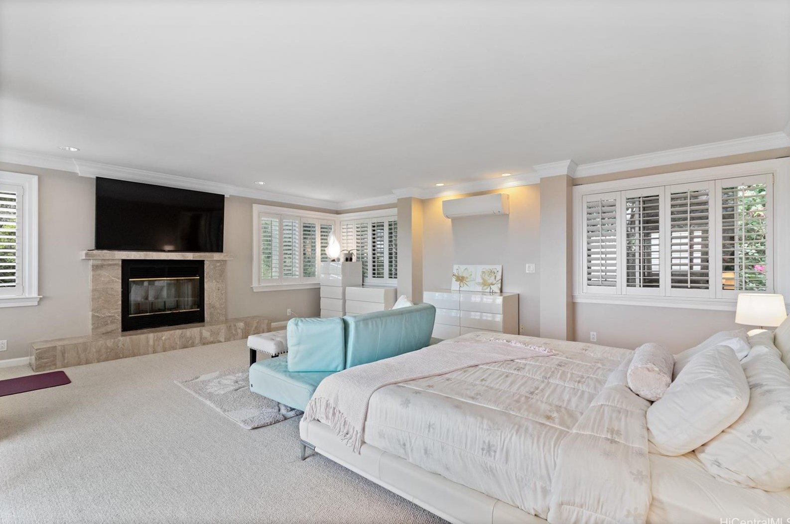 1031 Ikena Cir, Honolulu HI  96821-2557 exterior