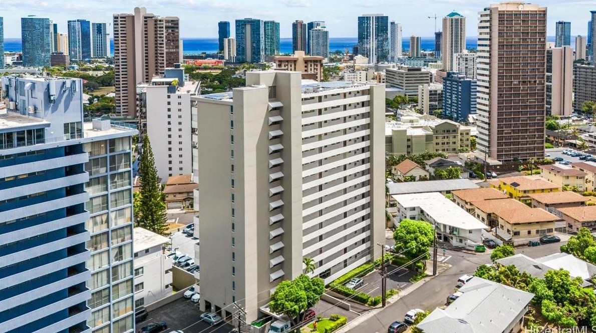 1441 Victoria St, Honolulu HI  96822-3686 exterior