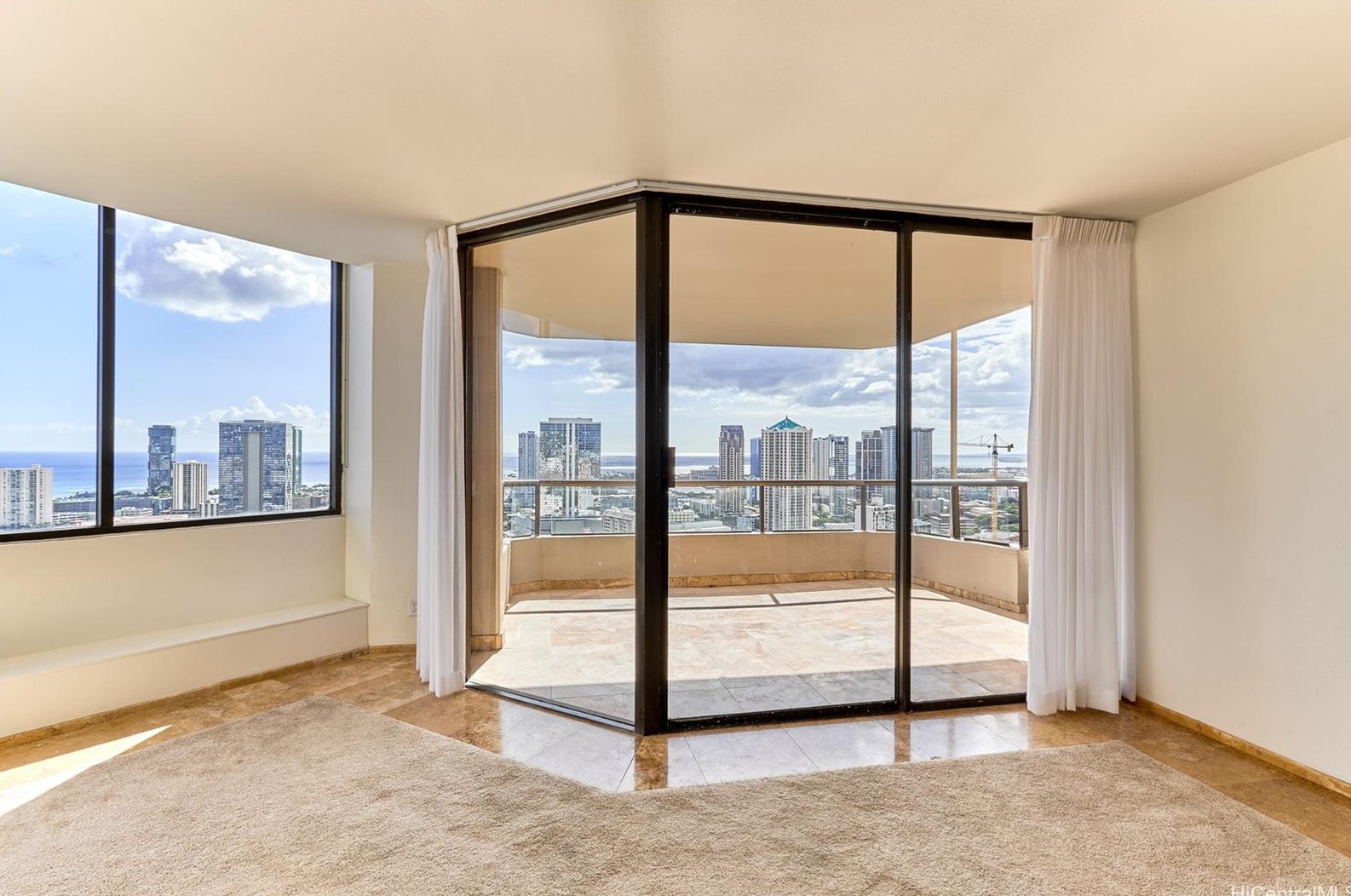 1221 Victoria St, Honolulu HI  96814-1430 exterior