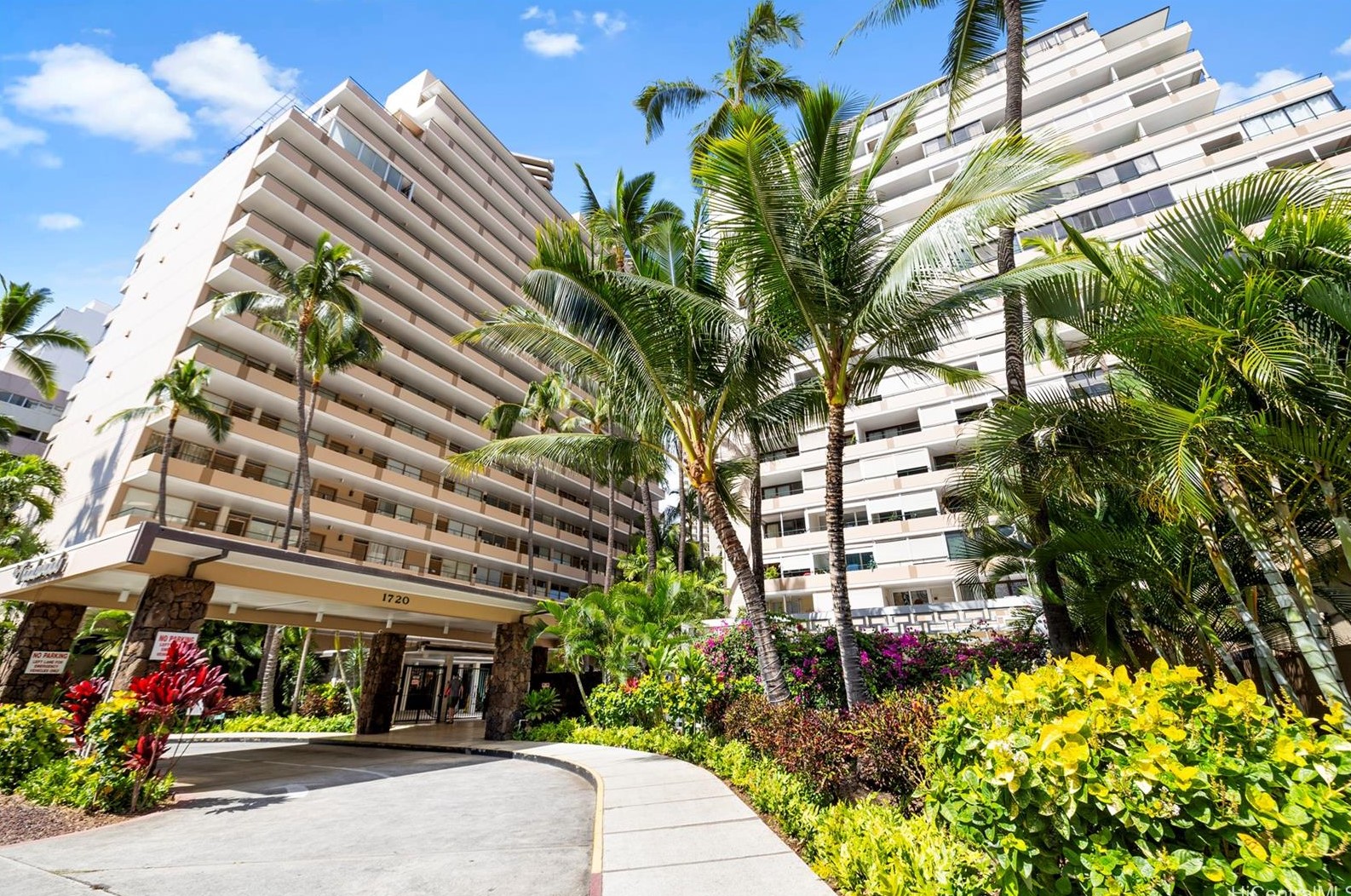 1720 Ala Moana Blvd, Honolulu HI  96815-1302 exterior
