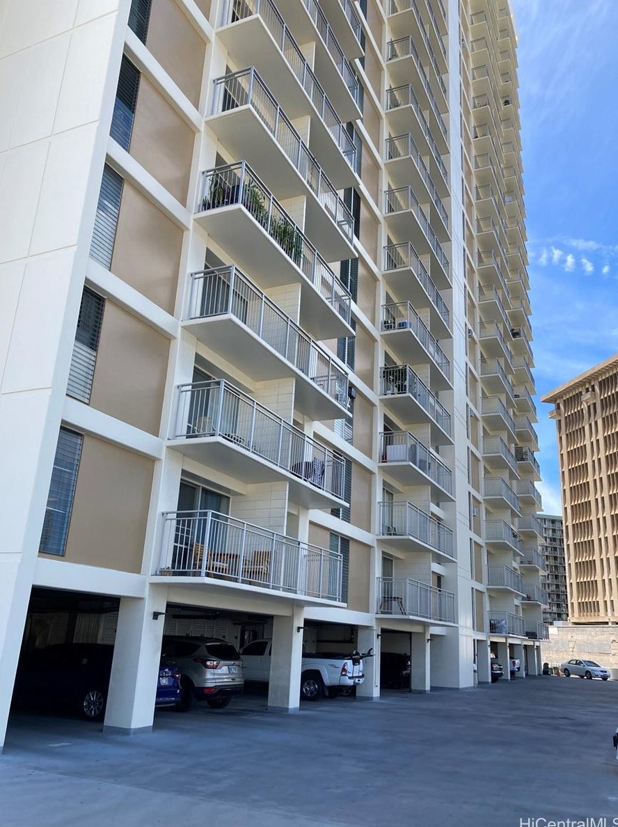 1655 Makaloa St, Honolulu HI  96814-3946 exterior