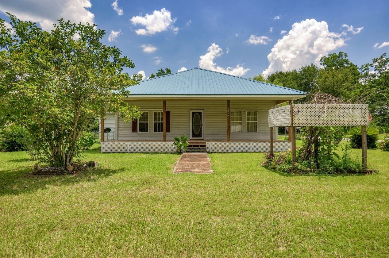 1366 Georgia Ave, Crestview, FL 32531