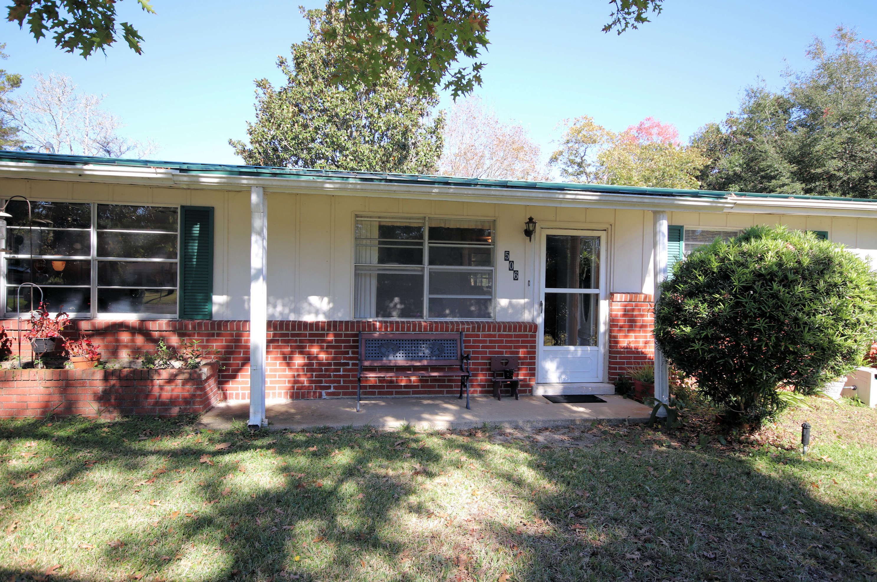 506 Division St, Fort Walton Beach, FL 32547-2438