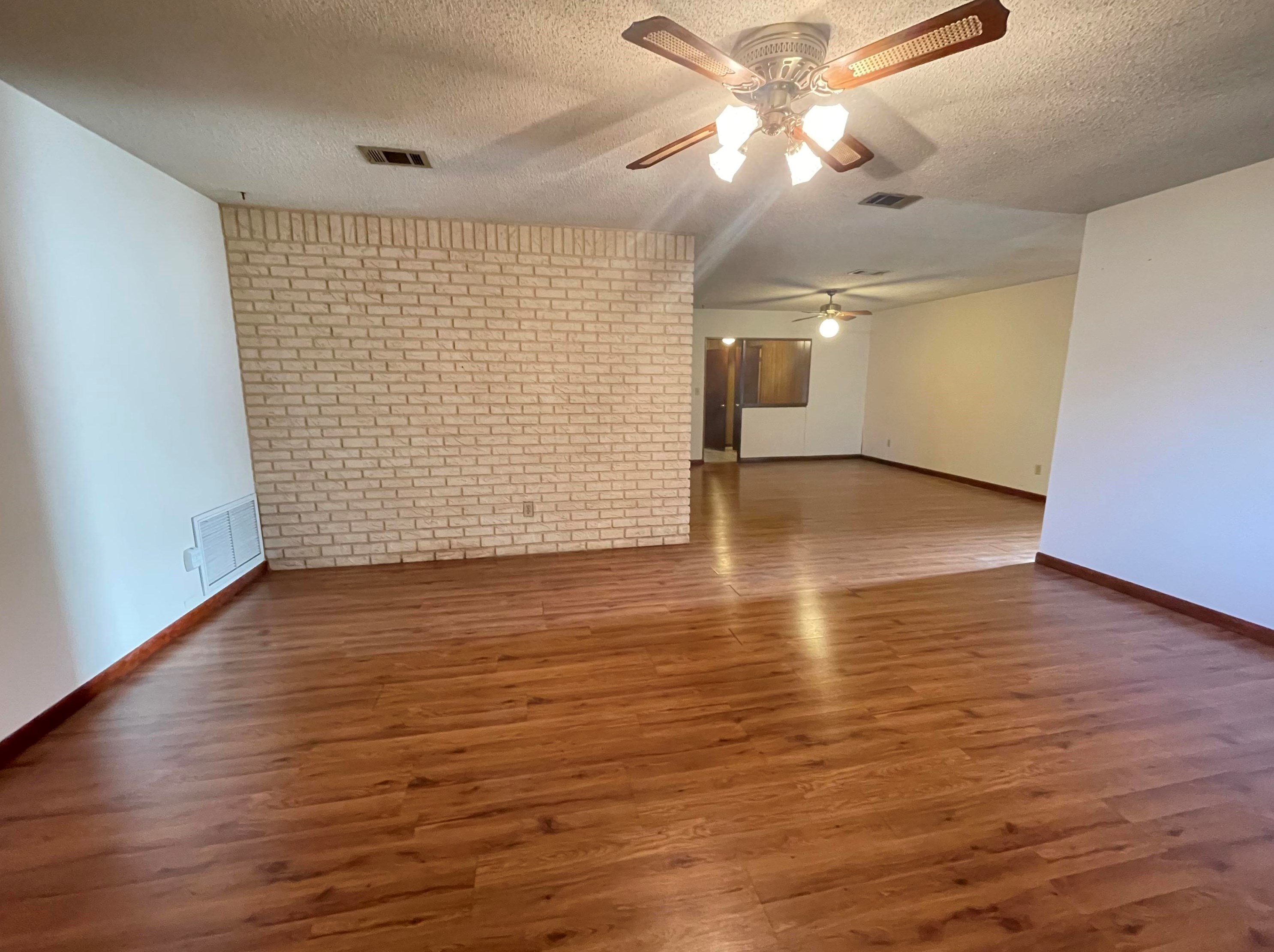 108 Buddy Phelps Dr, Niceville, FL 32578-1851