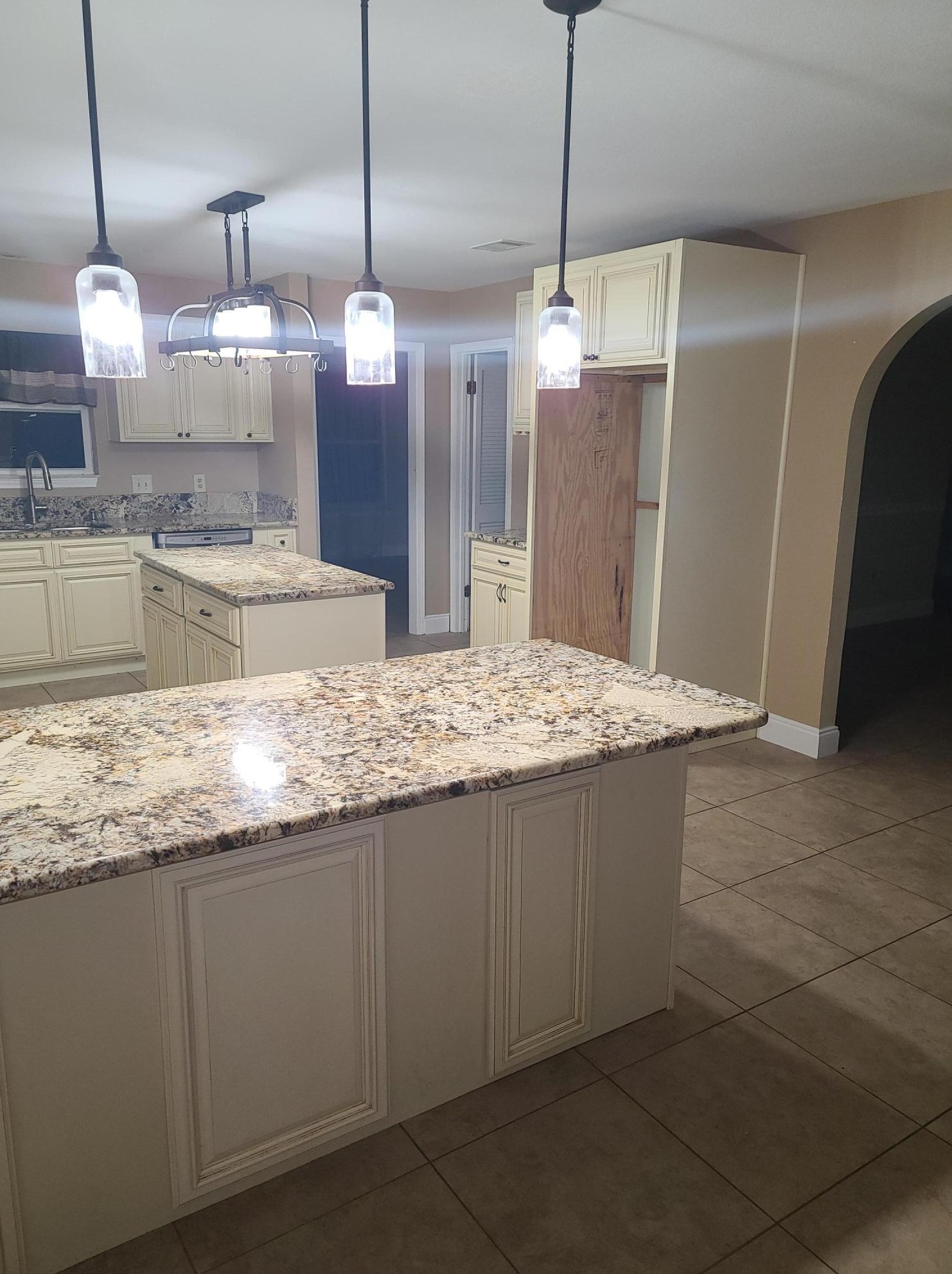 940 Lake Dr, Niceville, FL 32578-4717