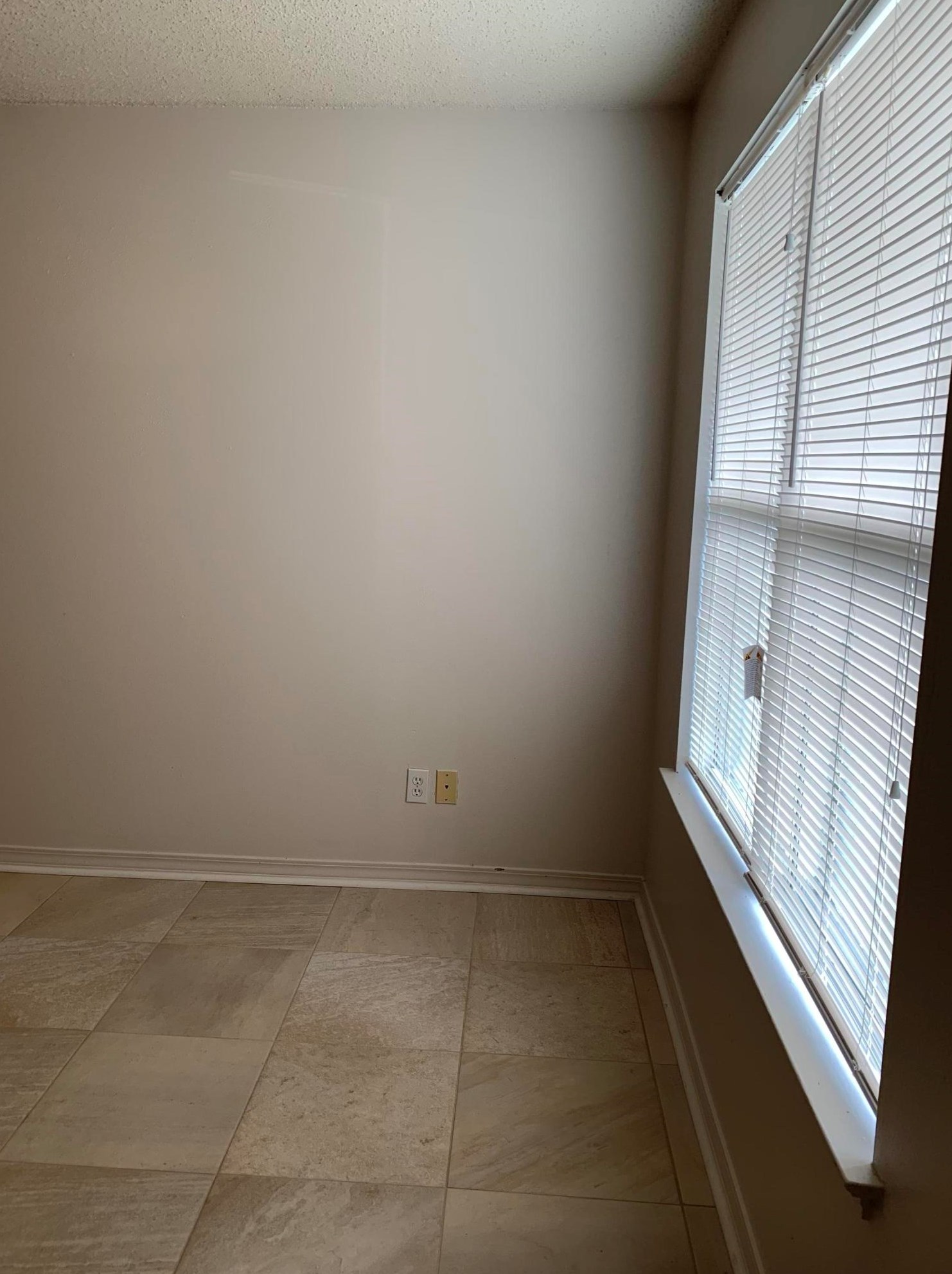 581 Florosa Ct, Mary Esther, FL 32569