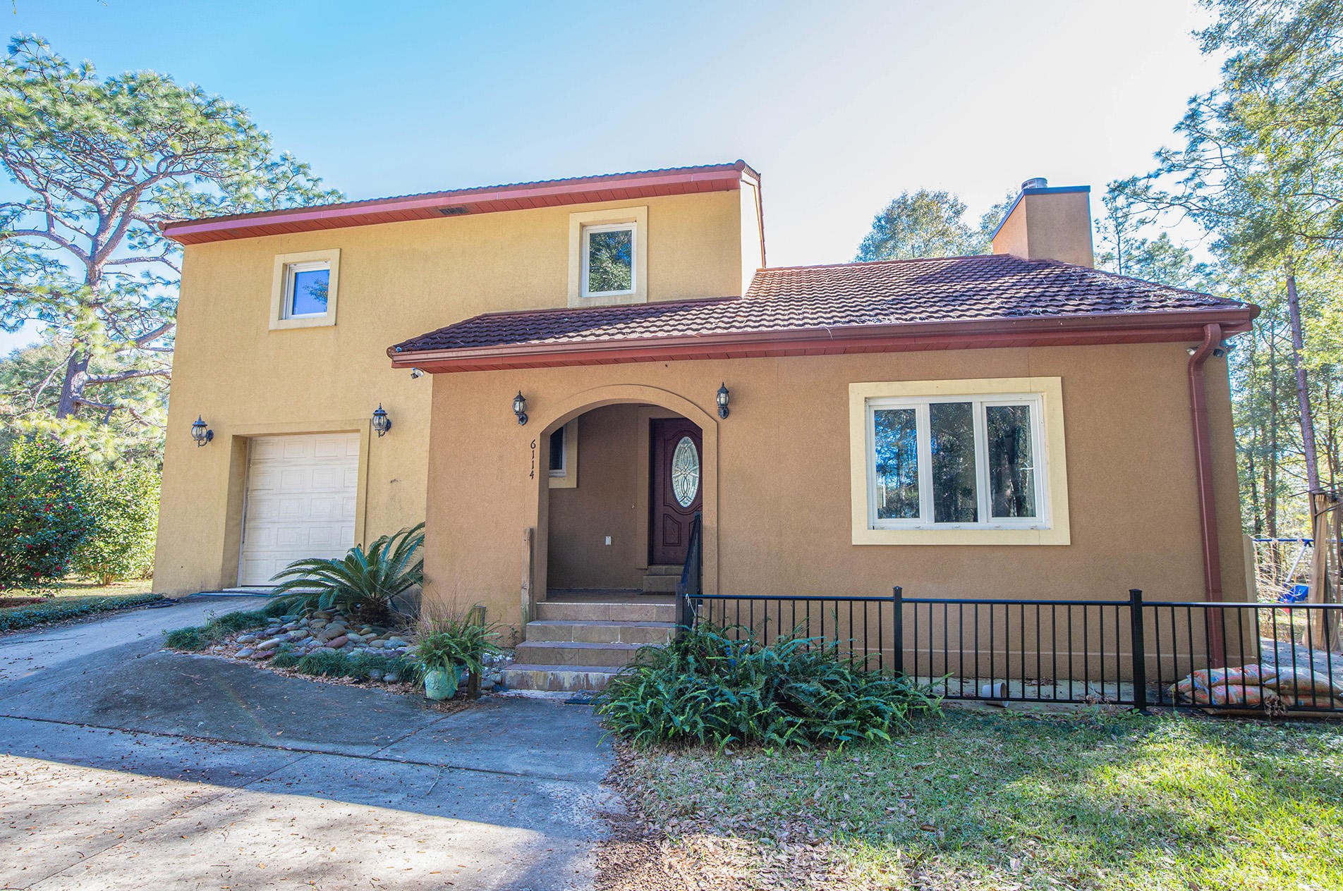 6116 Laurel Ln, Crestview, FL 32539-8630