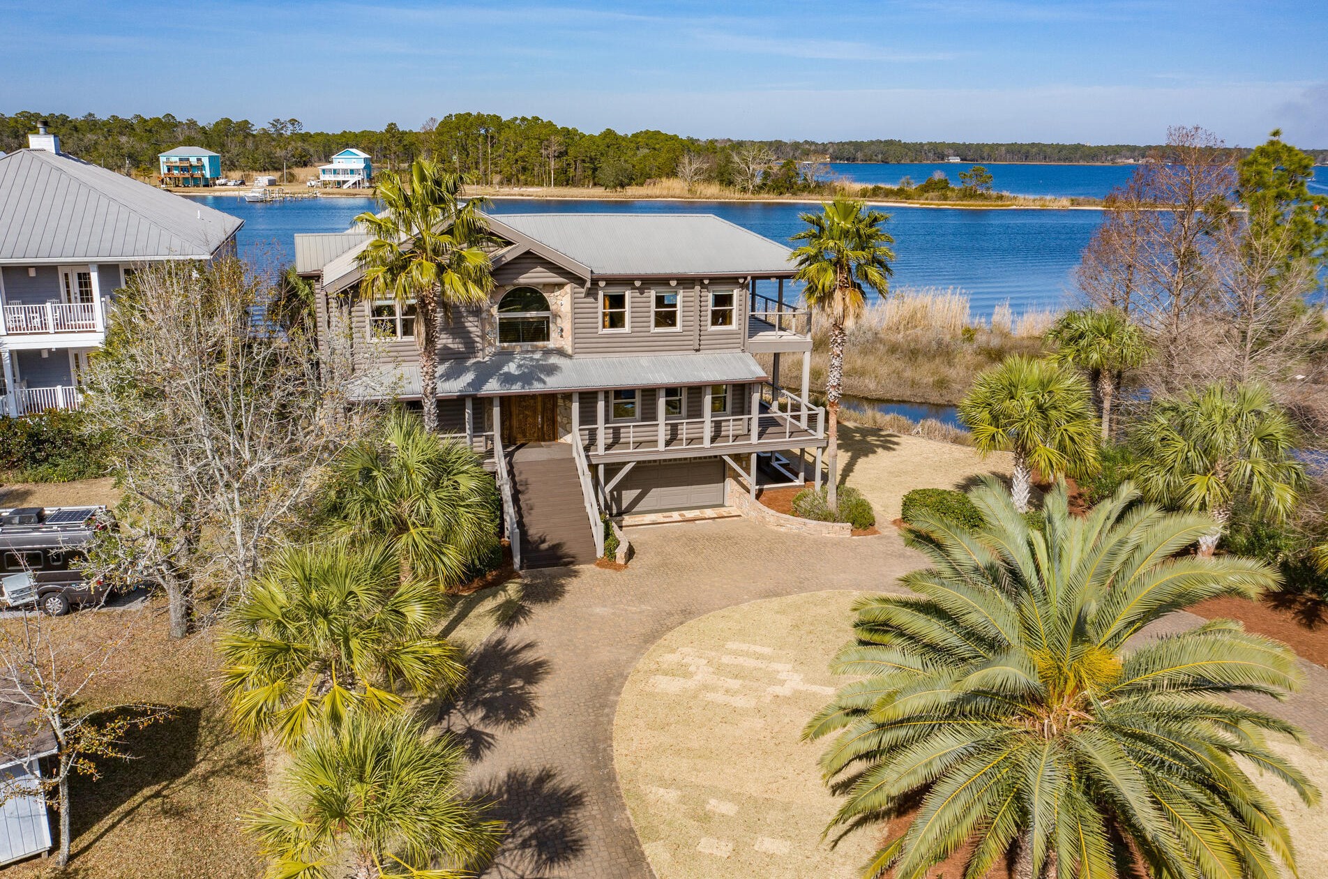 283 Grove Ln, Freeport, FL 32439