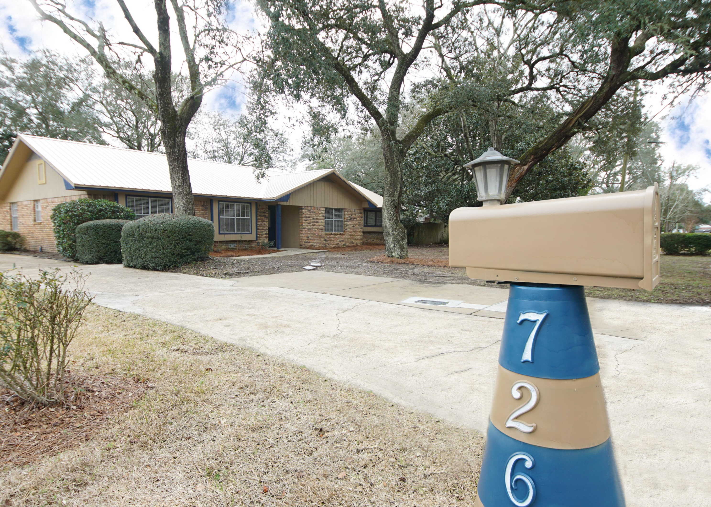 726 Powell Dr, Fort Walton Beach, FL 32547-1782