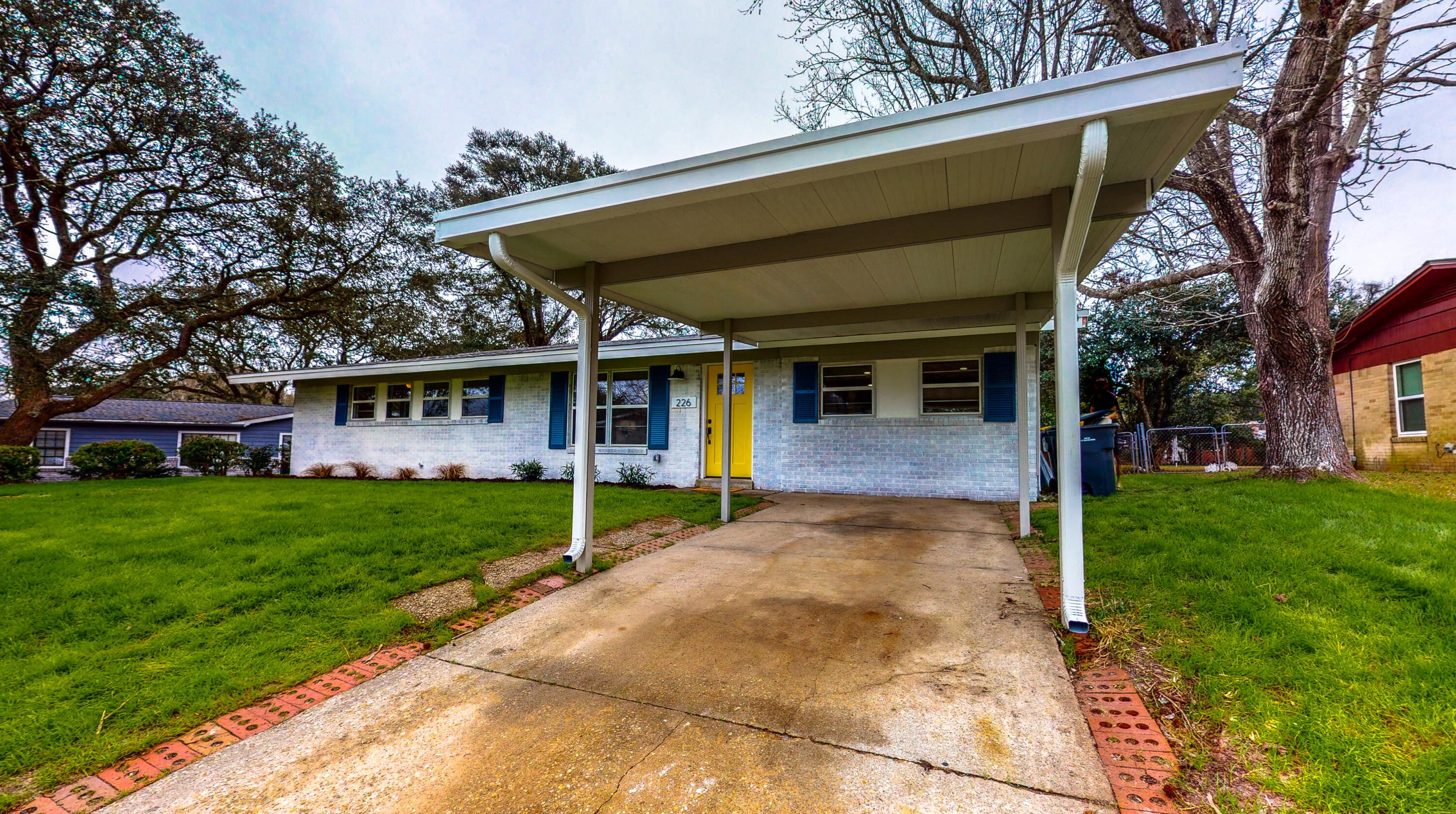 226 Bayou Woods Dr, Fort Walton Beach, FL 32548-4351
