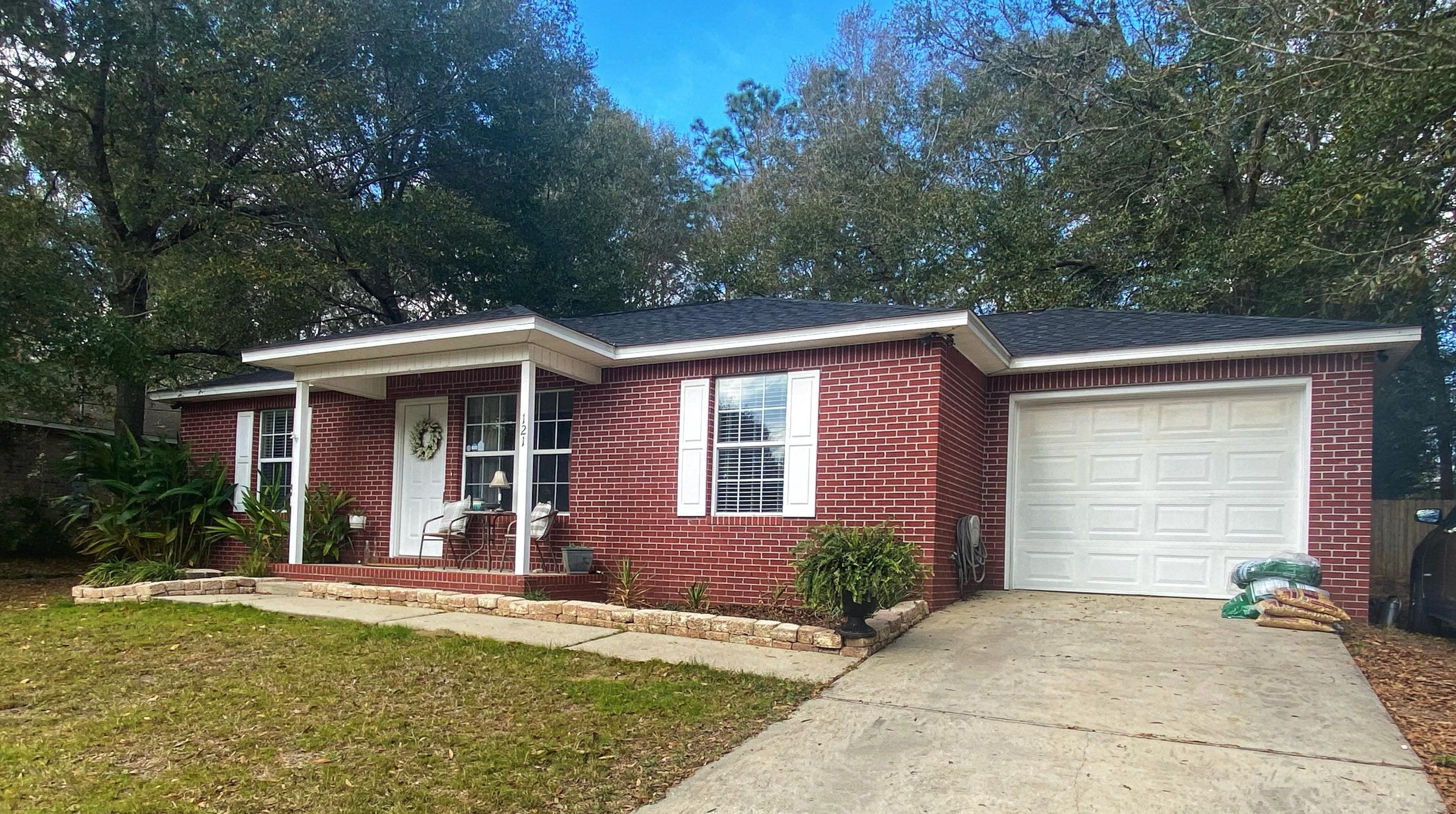 121 Jeff Dr, Crestview, FL 32536-1600