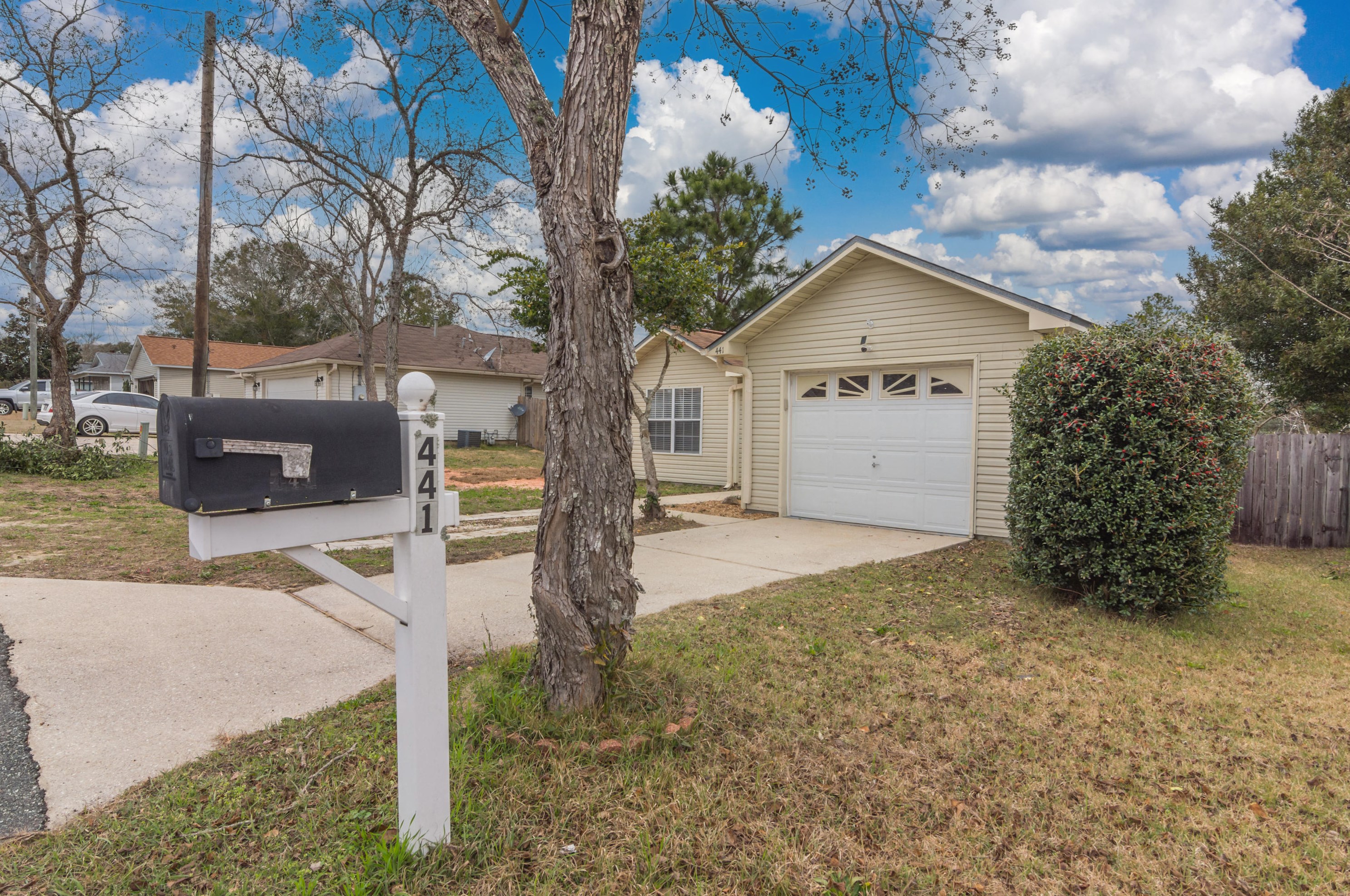 441 Apple Dr, Crestview, FL 32536-9241