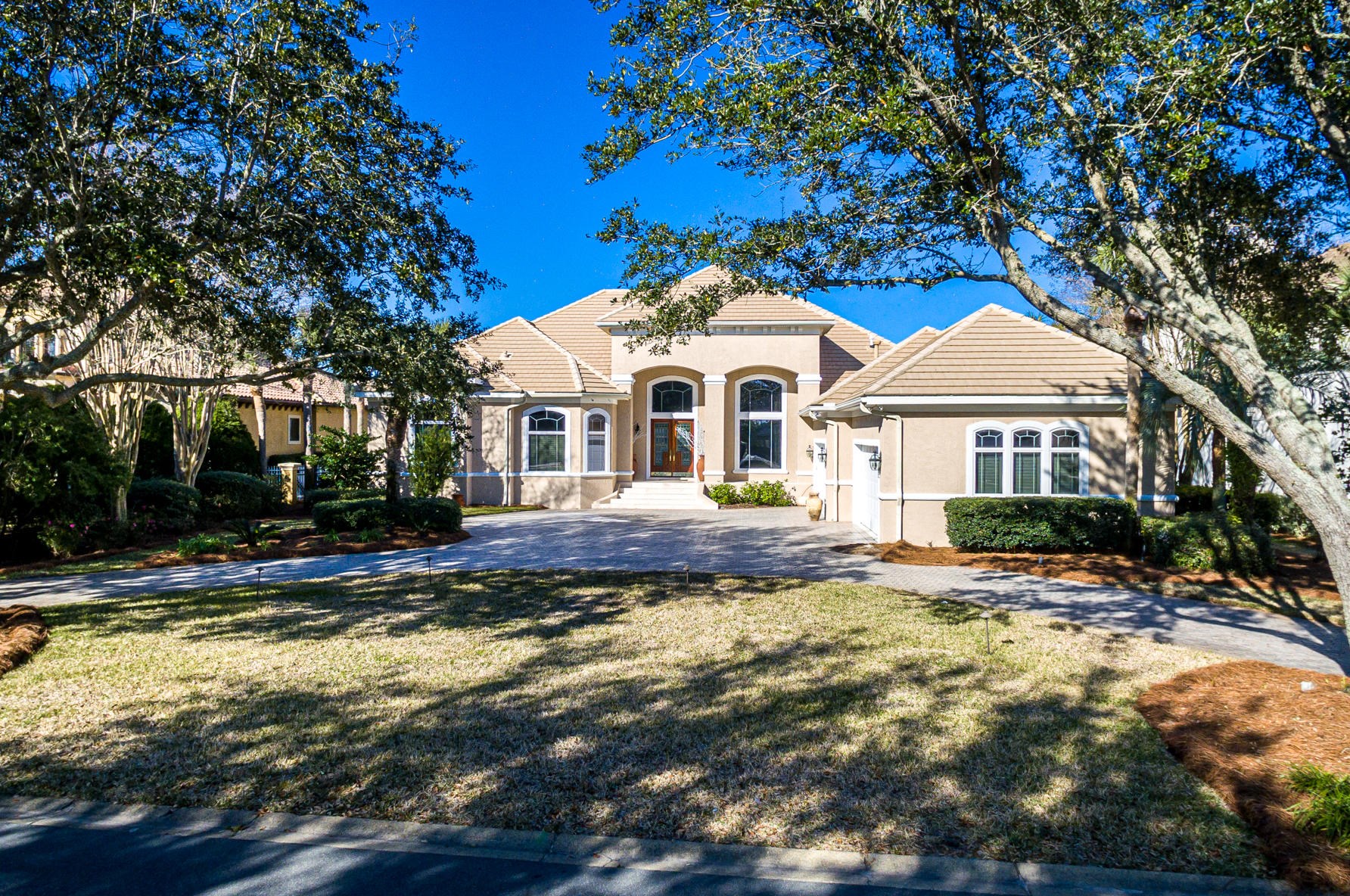472 Captains Cir, Destin, FL 32541-5305