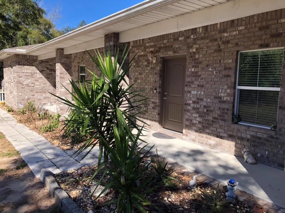 26 Center St, Freeport, FL 32439