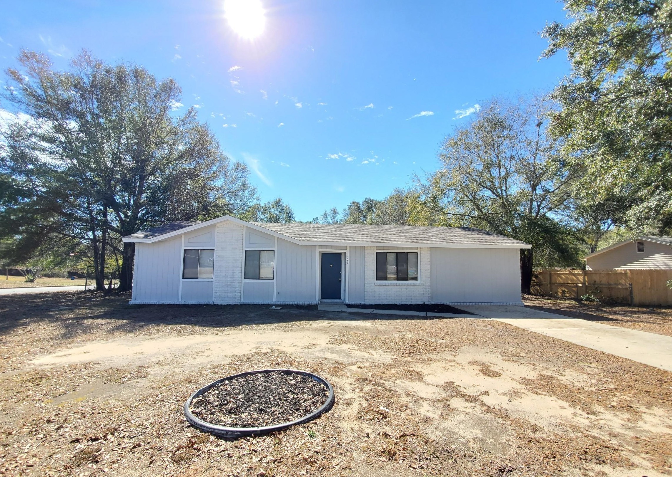295 Edgewood Pl, Crestview, FL 32539-2849