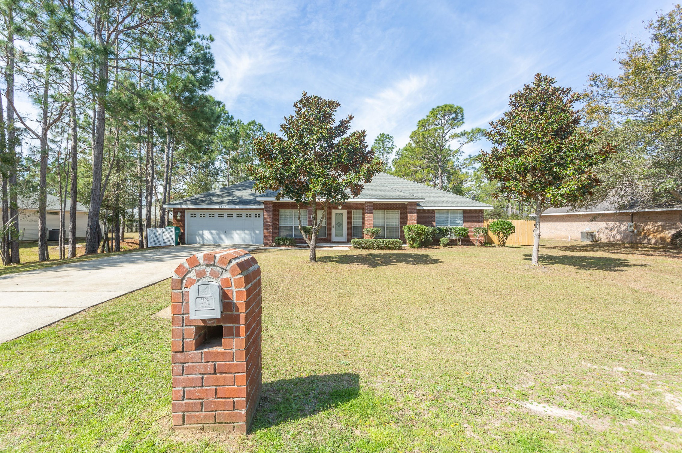 1947 Bayou Dr, Gulf Breeze, FL 32566-7621