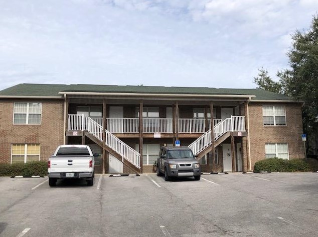 57 Robys Dr #10, Mary Esther, FL 32569