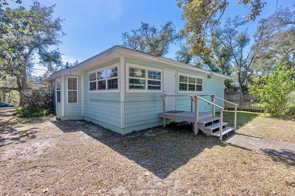 3400 16 St, Panama City FL 32401-1204 exterior