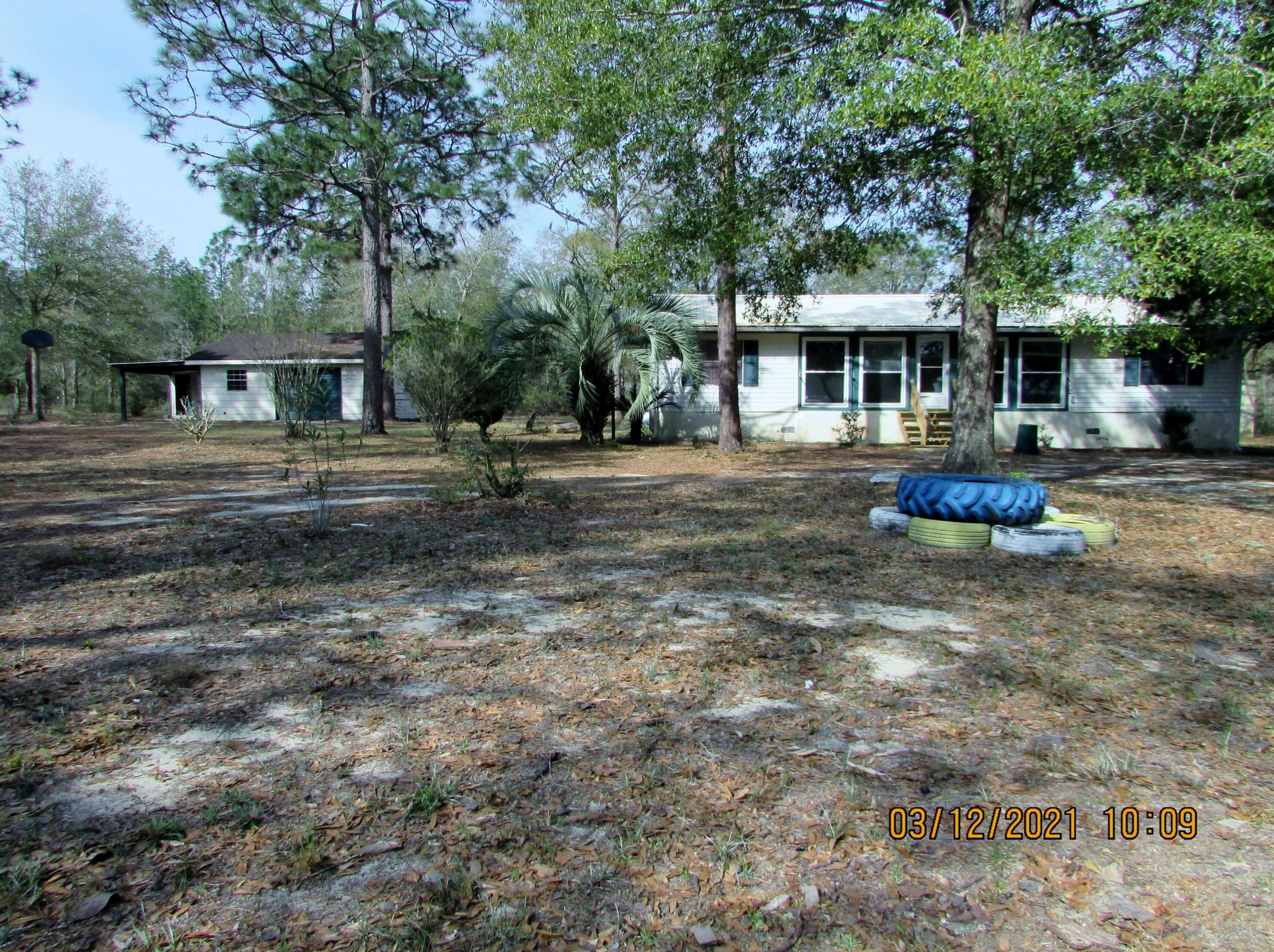 157 Michigan Ln, Defuniak Springs, FL 32433