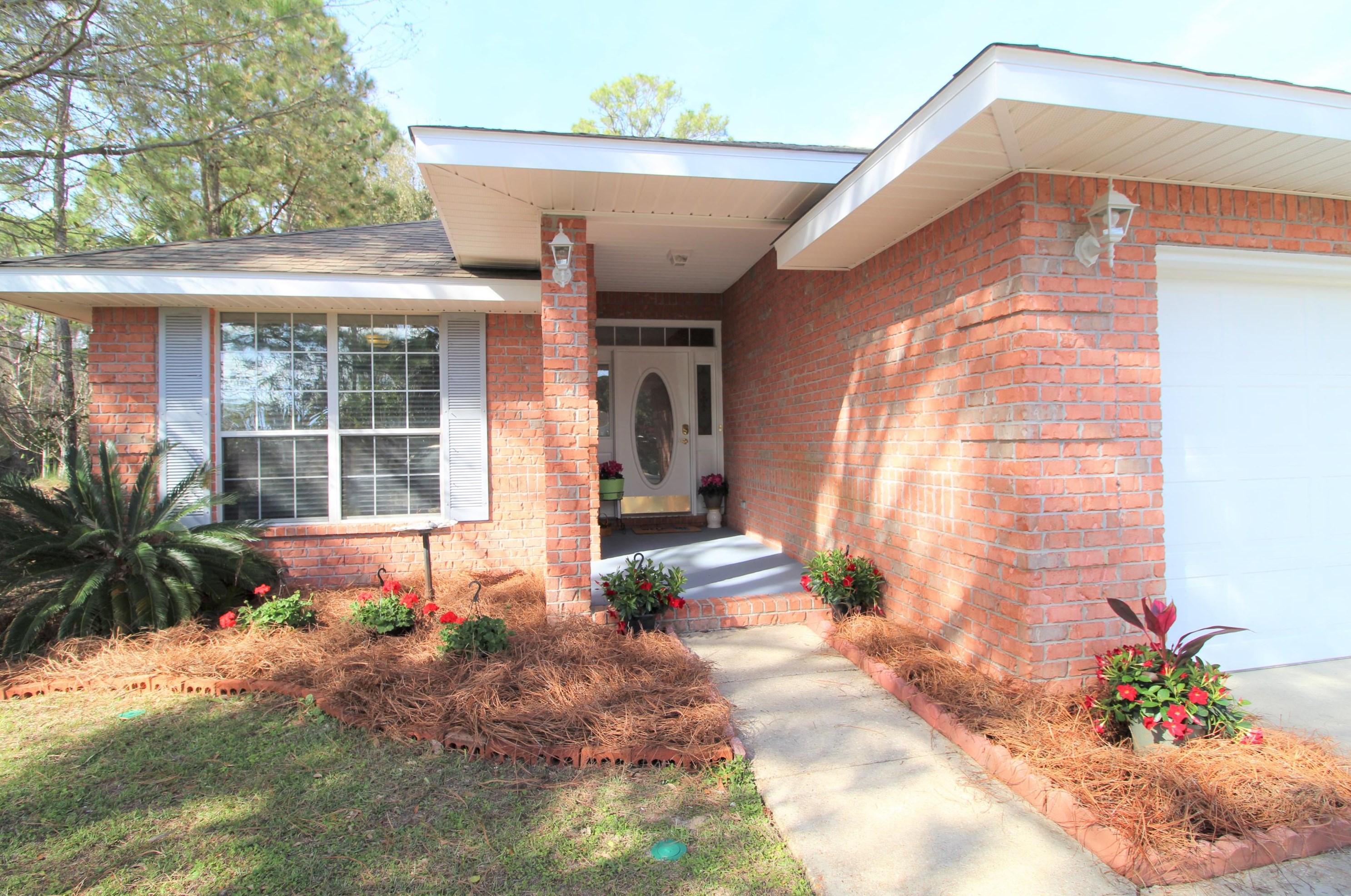 701 Marsh Harbor Dr, Mary Esther, FL 32569-3447