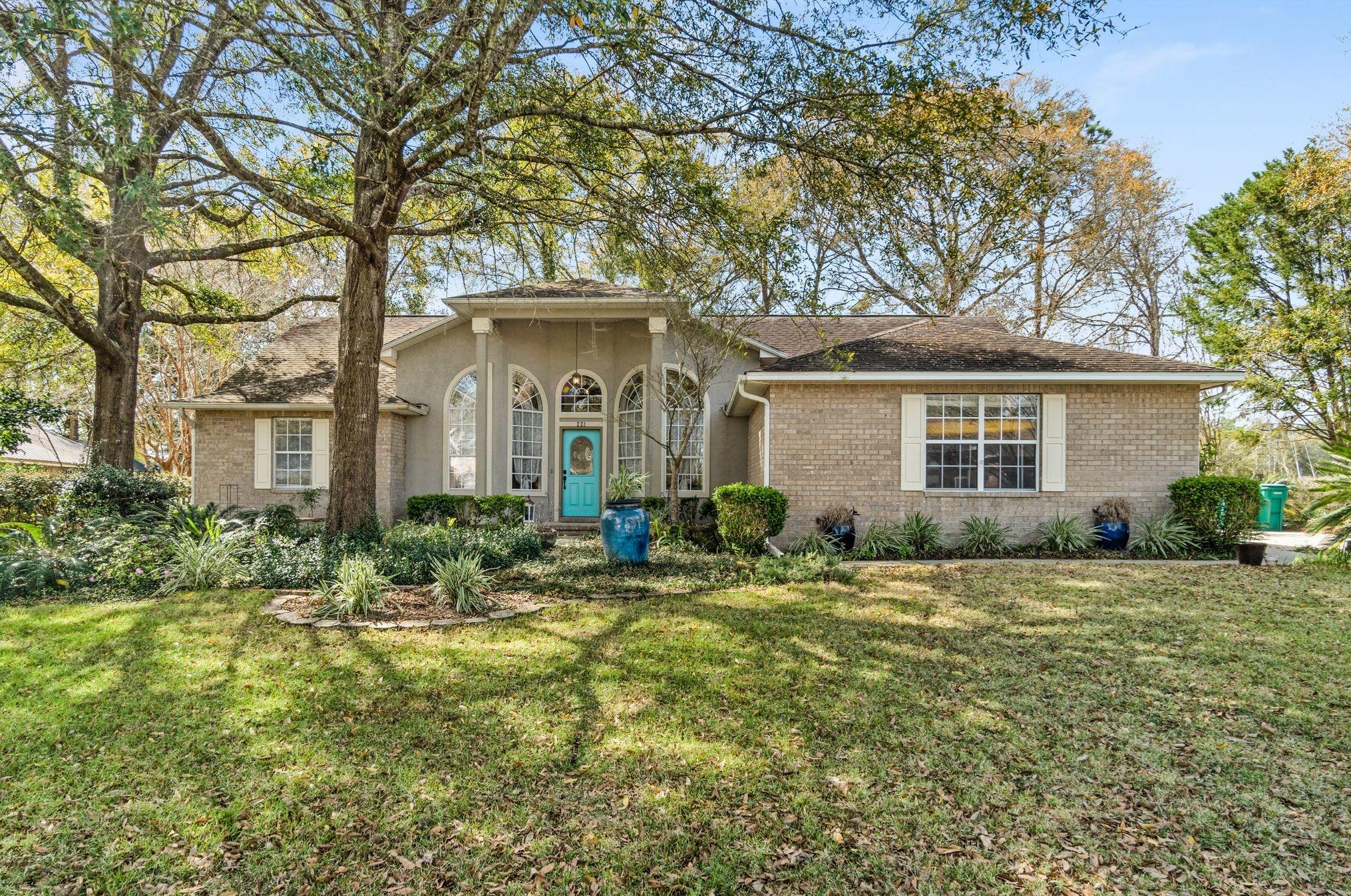 221 Skyline Cir, Crestview, FL 32539-6316