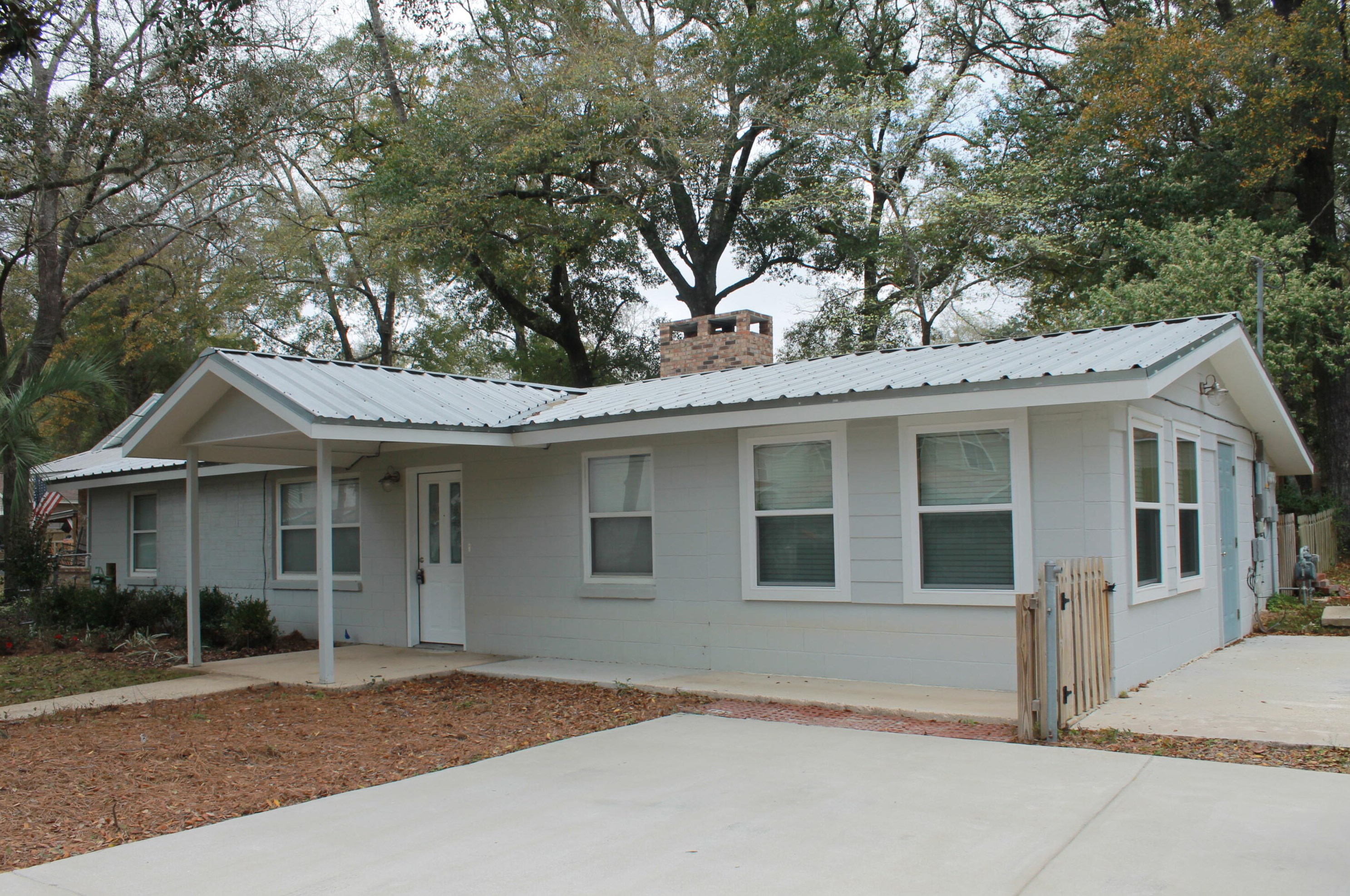 233 White St, Niceville, FL 32578-2912
