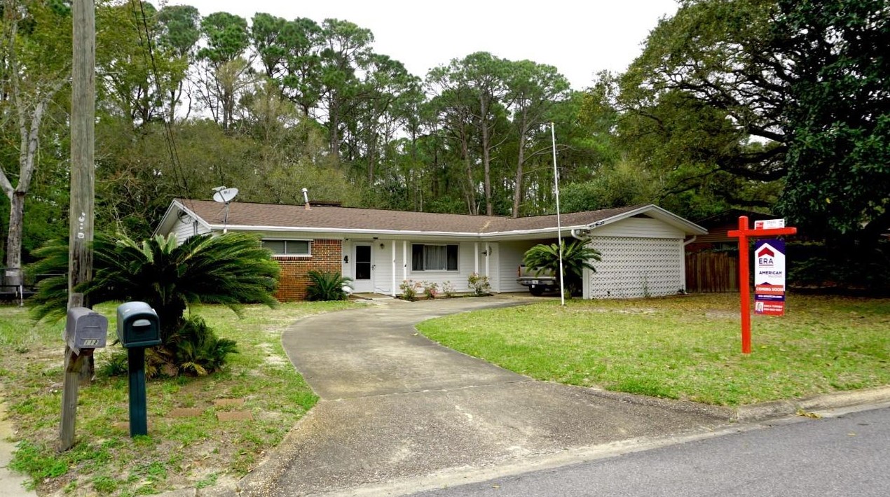 114 Destin Dr, Fort Walton Beach, FL 32548-4110