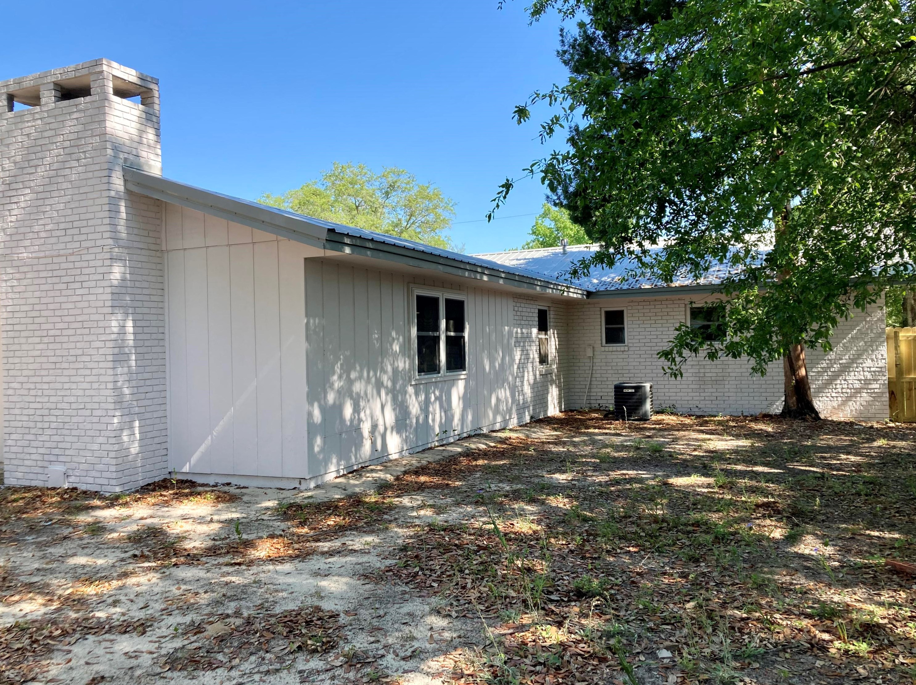 122 Dyer St, Niceville FL  32578-2623 exterior