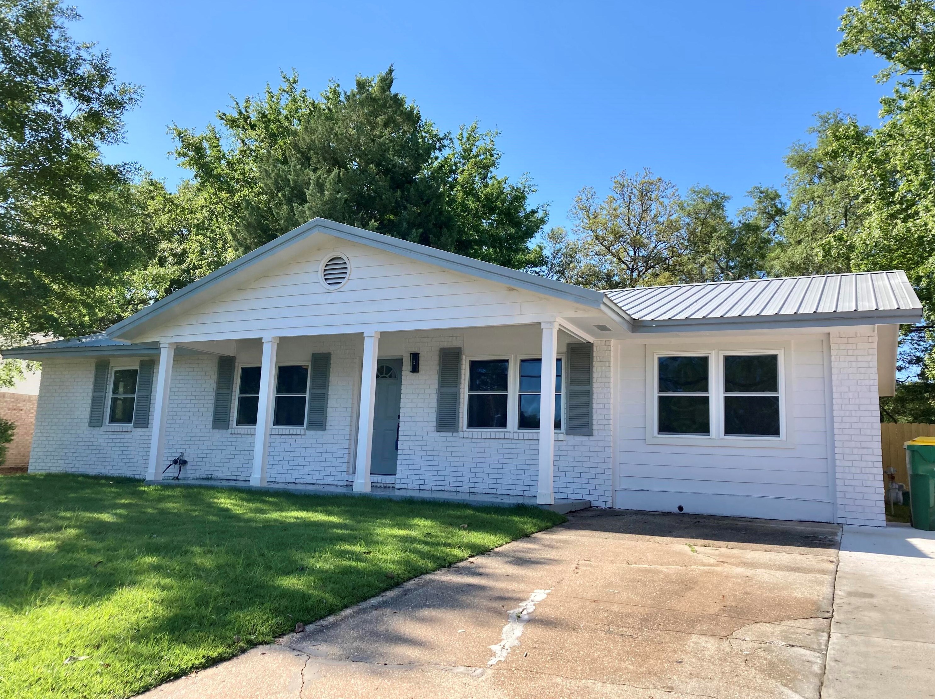 122 Dyer St, Niceville FL  32578-2623 exterior