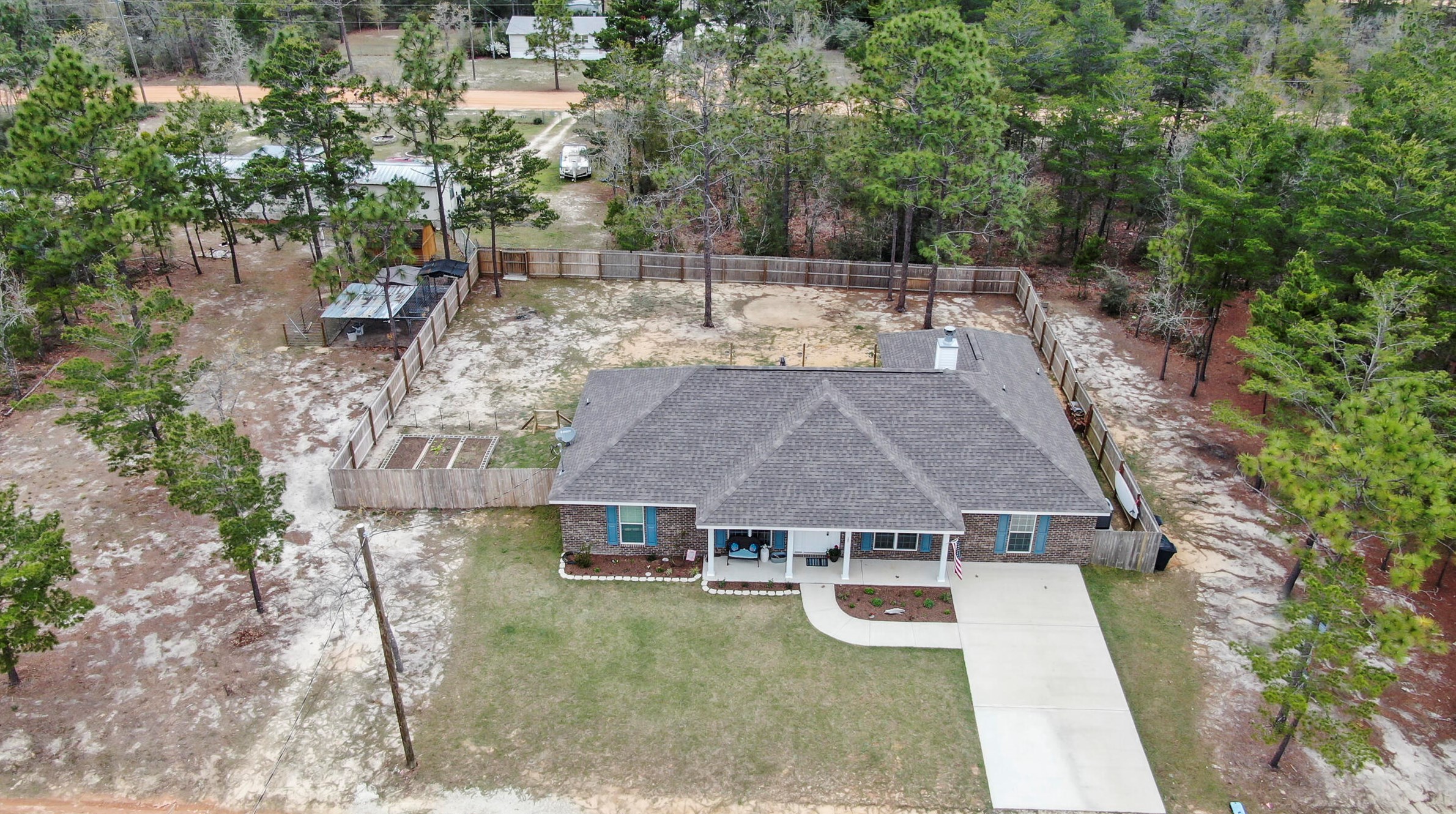 297 E Daisy Ln E, Defuniak Springs, FL 32433