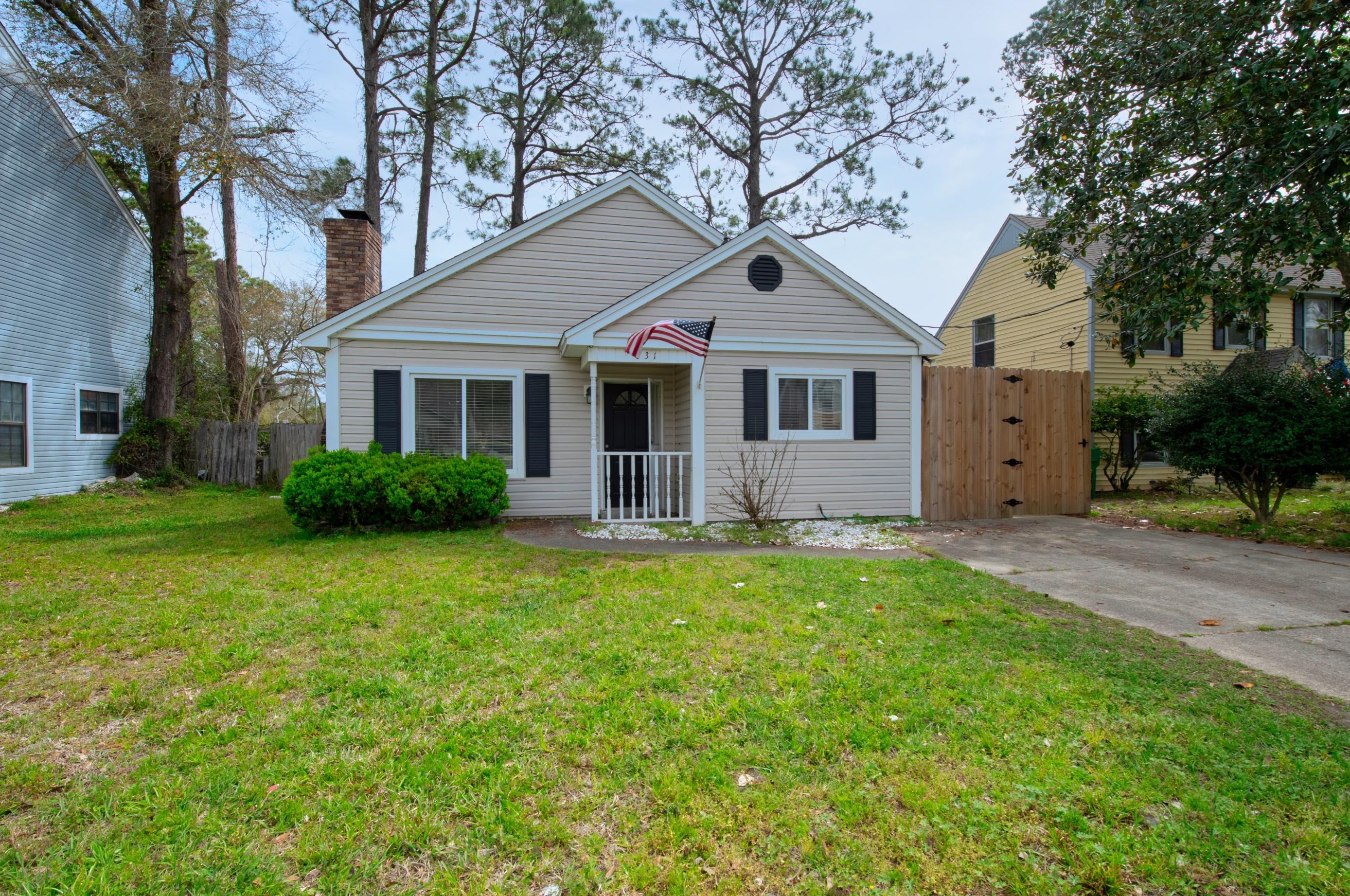 631 Lloyd St, Fort Walton Beach, FL 32547-7122