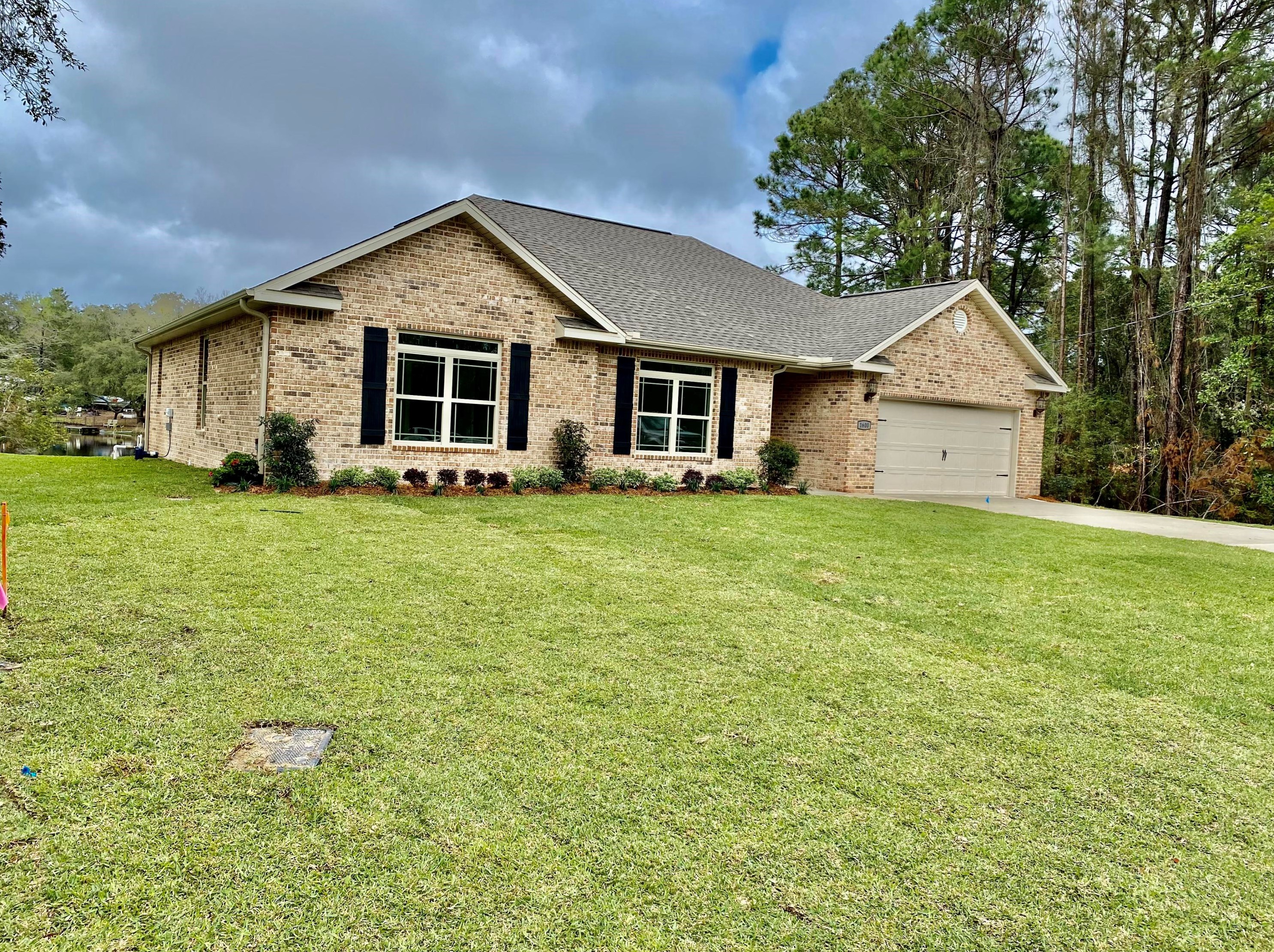 1600 Bayshore Dr, Niceville, FL 32578-3714