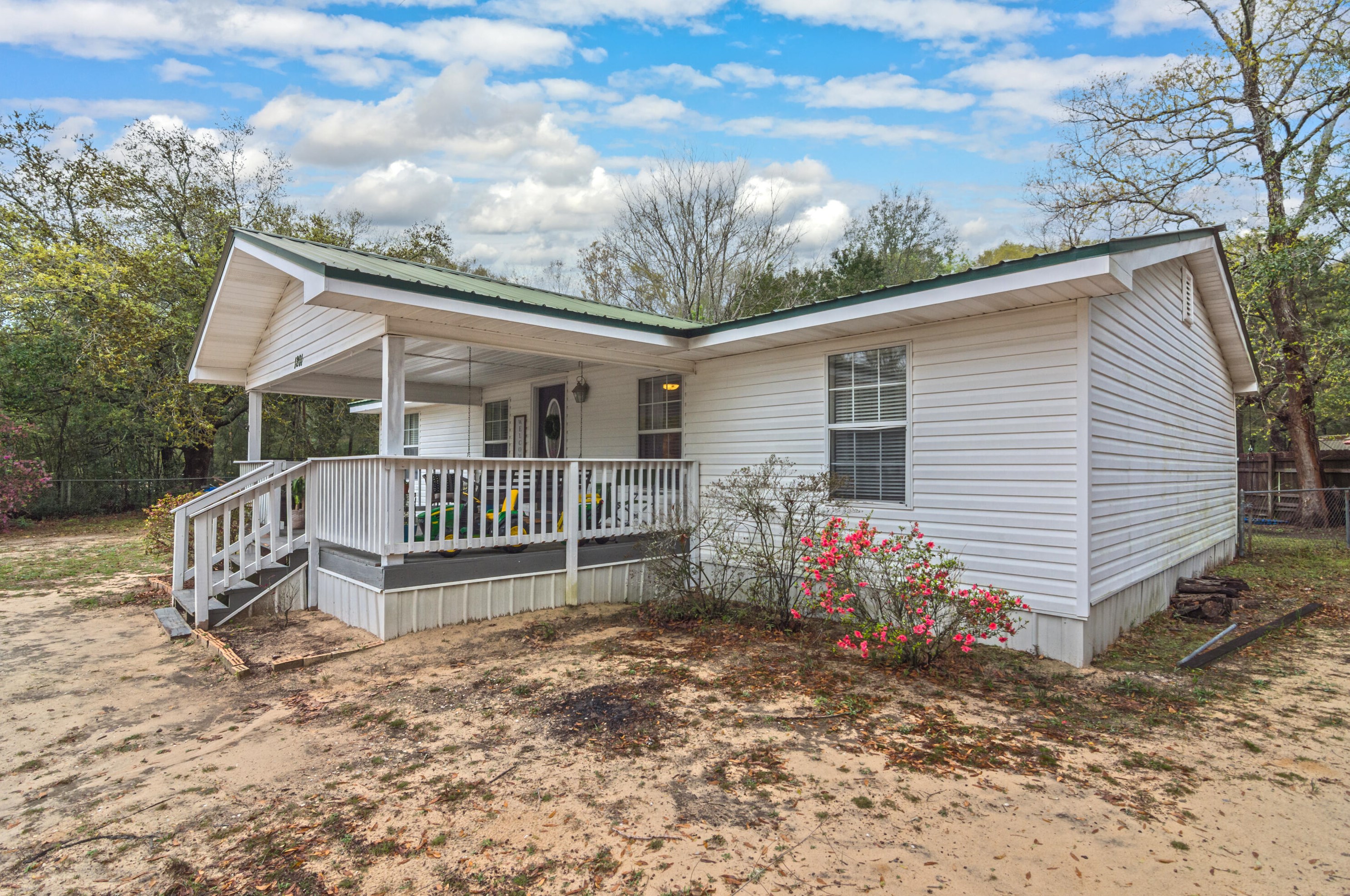 1201 Sunshine Dr, Crestview, FL 32539-8901