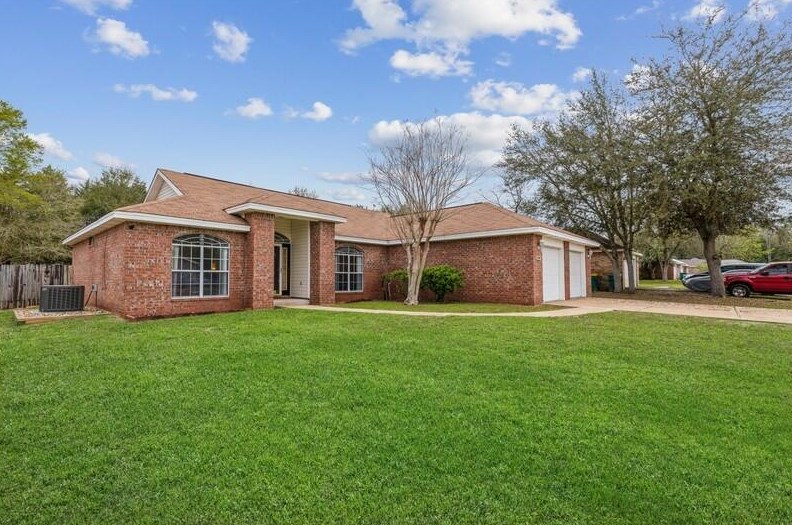 4749 Coronado Cir, Crestview, FL 32539-5718