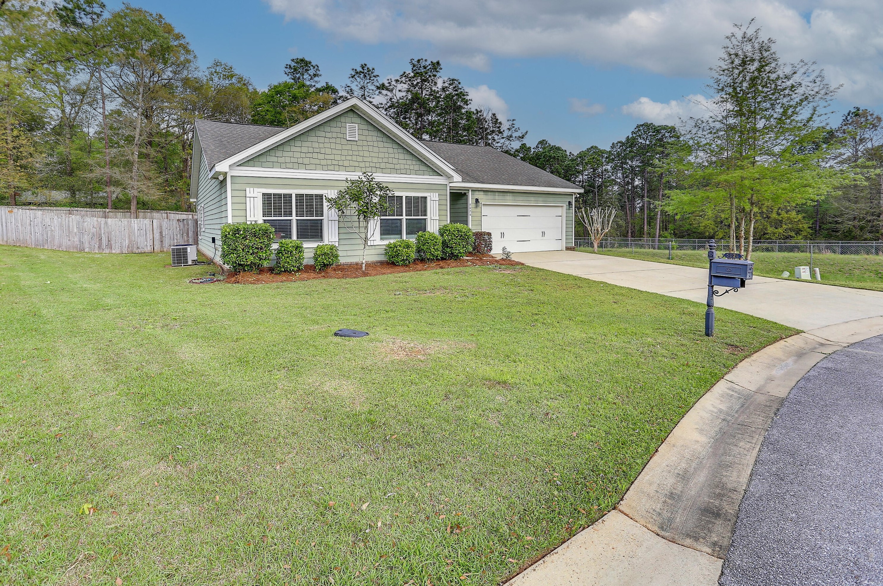 6024 Trestle St, Crestview, FL 32536-4379