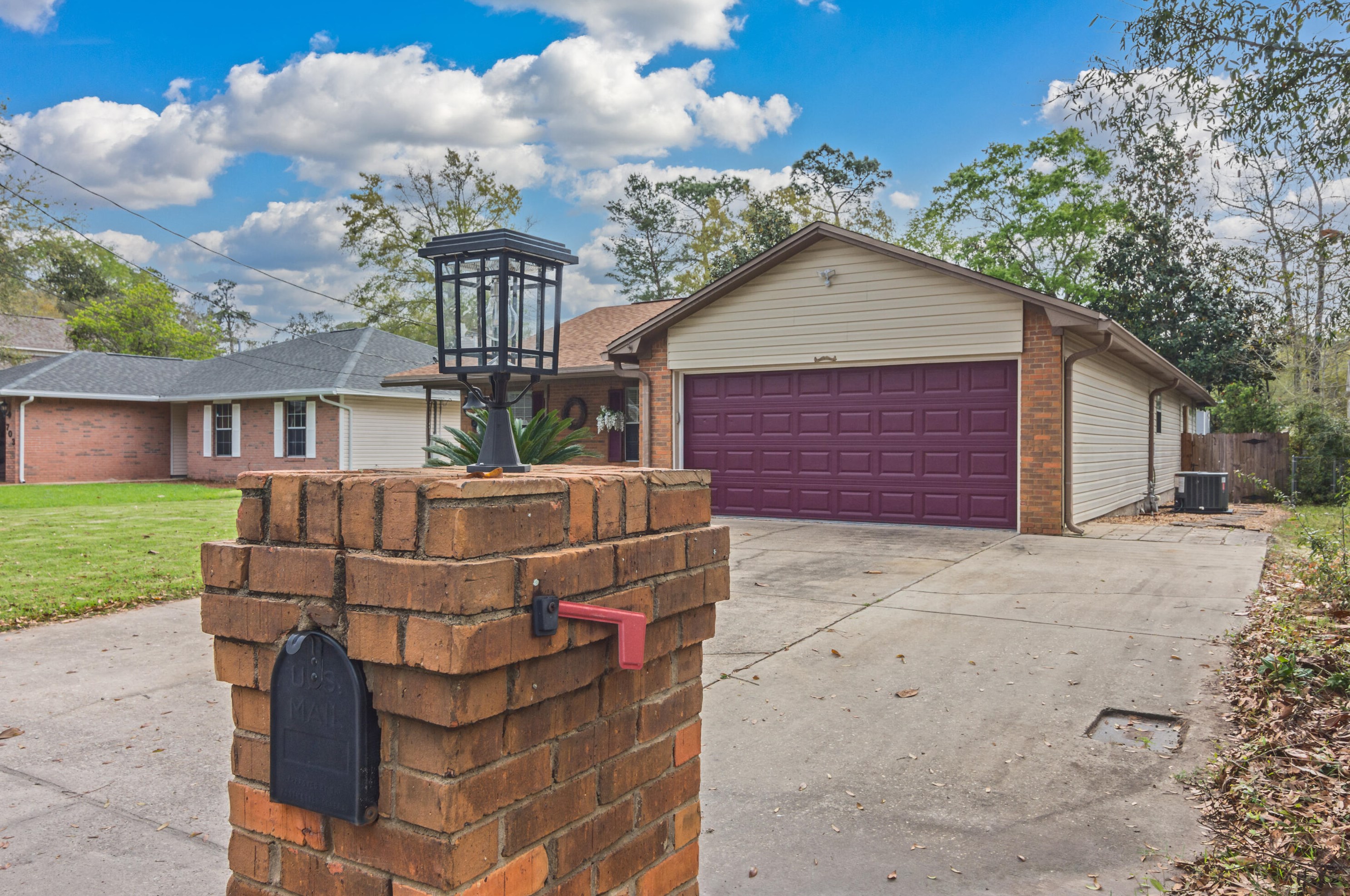 705 Linden Ave, Niceville, FL 32578-3365