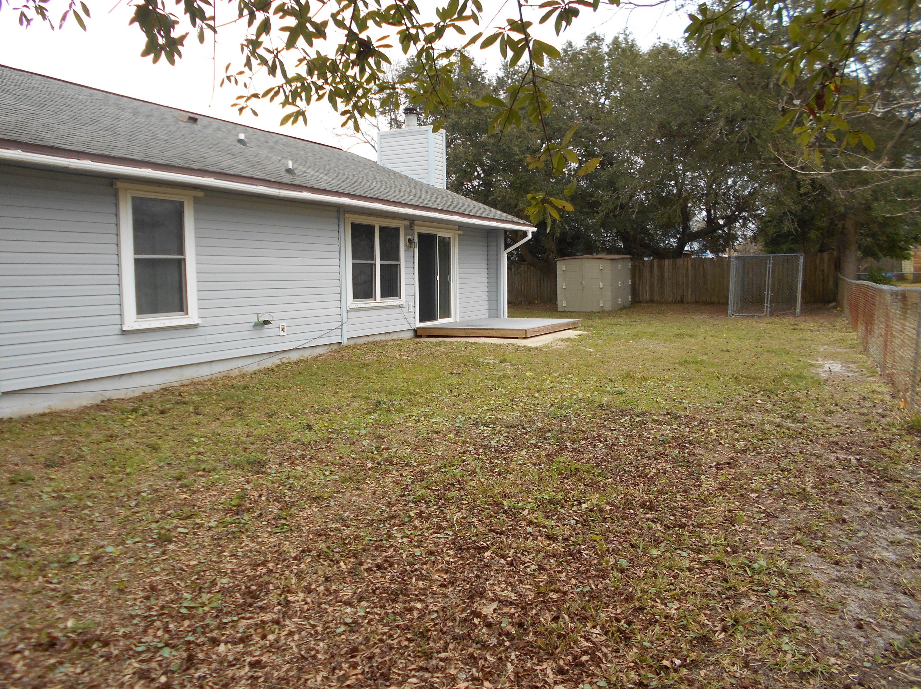 106 Pinehaven Dr, Mary Esther, FL 32569