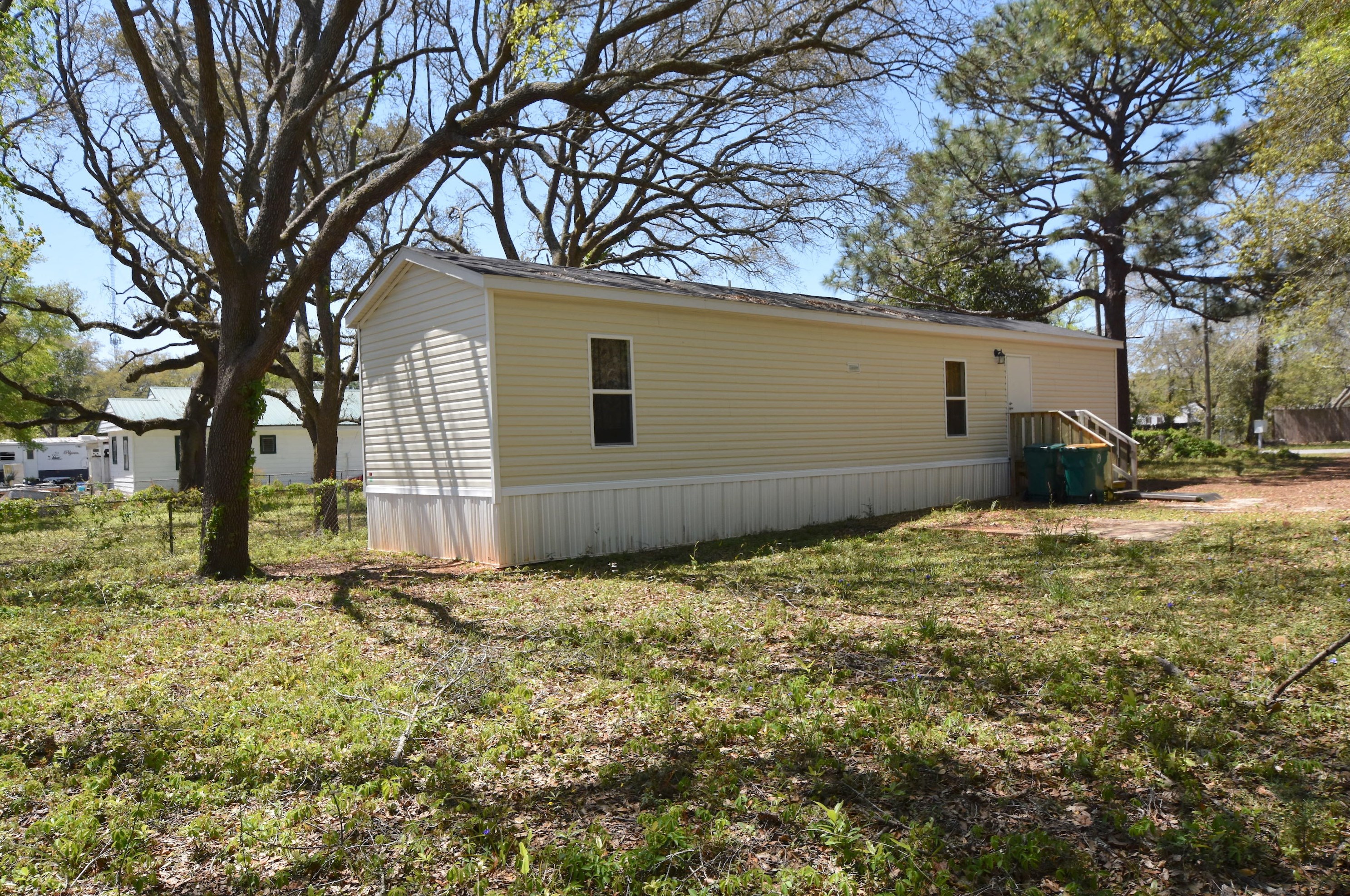 675 Anderson Dr, Fort Walton Beach, FL 32547-2139