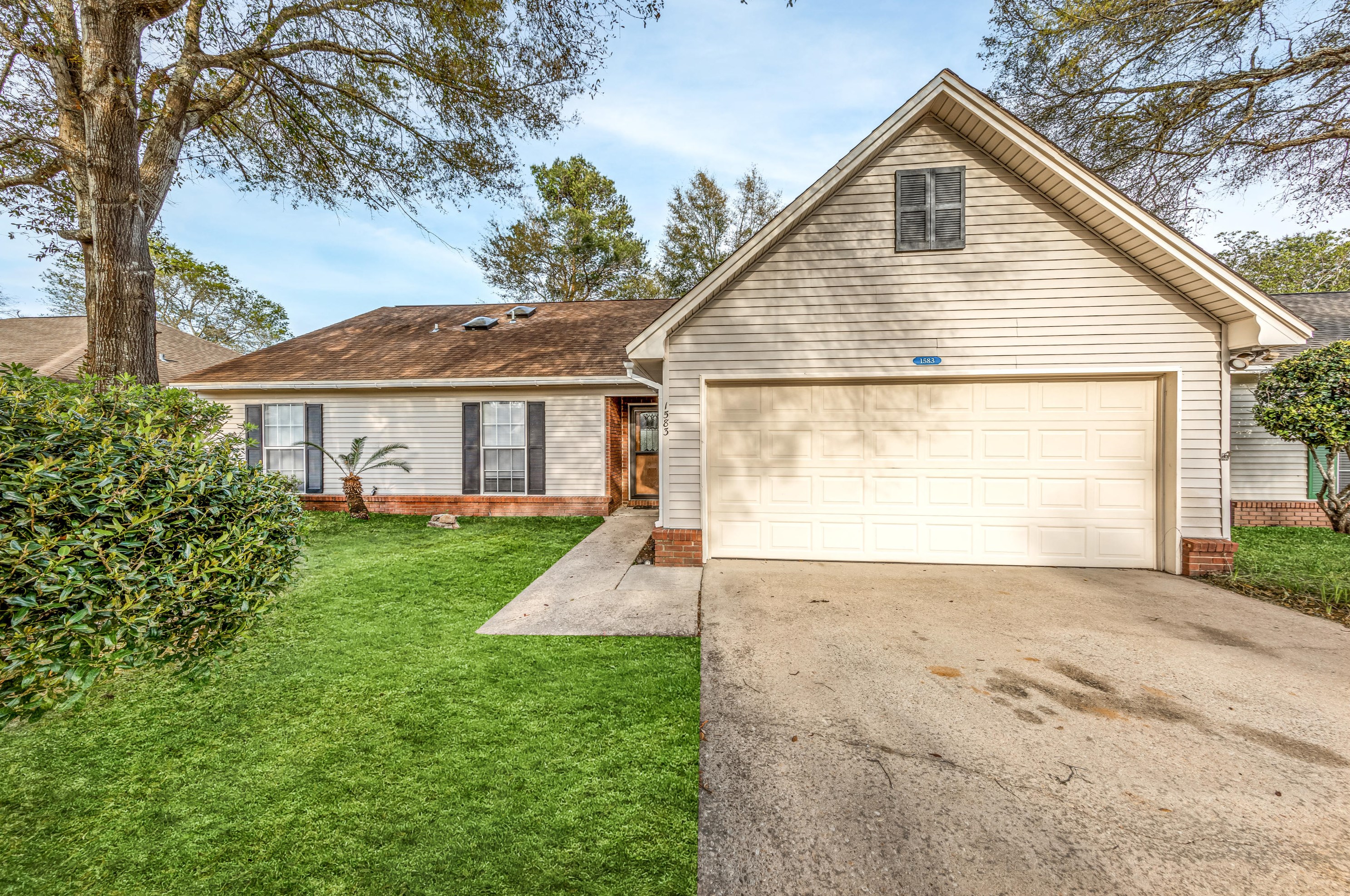 1583 Meadowbrook Ct, Niceville, FL 32578-8705