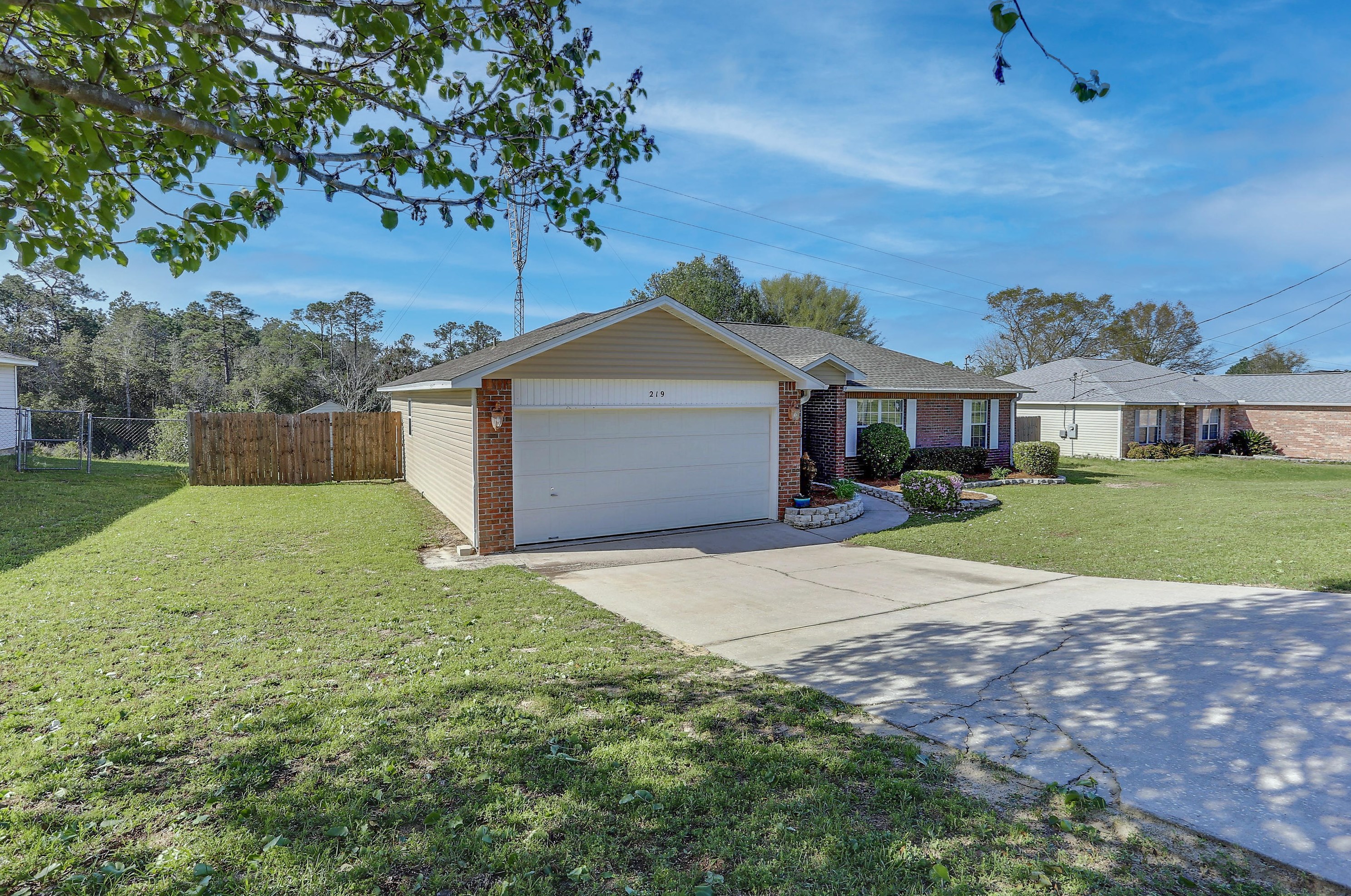 219 Lustan Dr, Crestview, FL 32536-5280