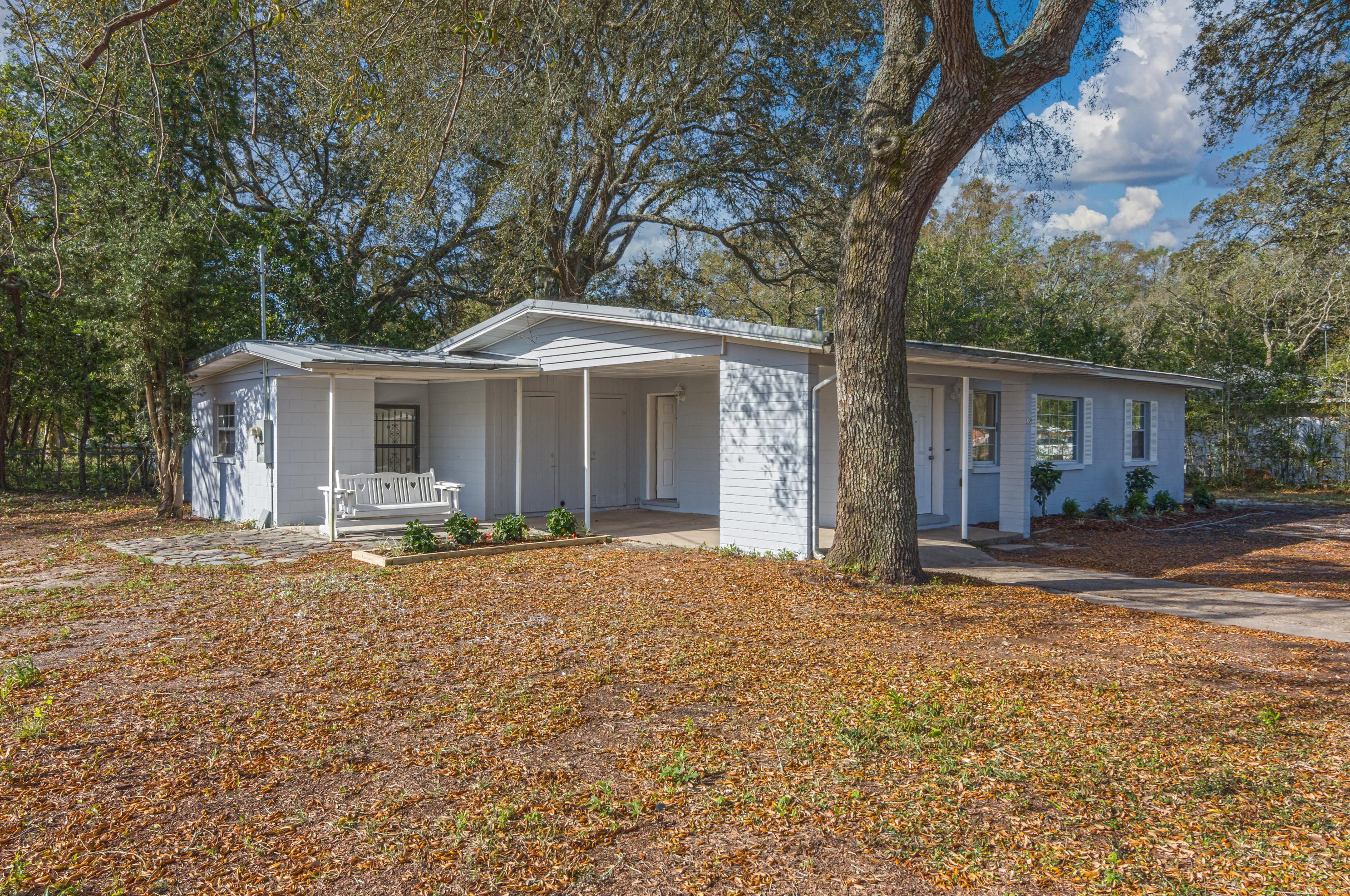 138 3rd St, Niceville, FL 32578-1116