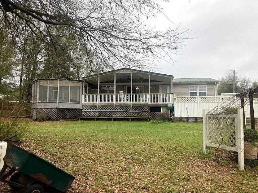 49 Kings Lake Blvd, Defuniak Springs, FL 32433
