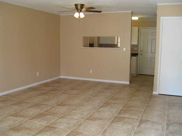 545 Hickory Ave Apt B, Niceville, FL