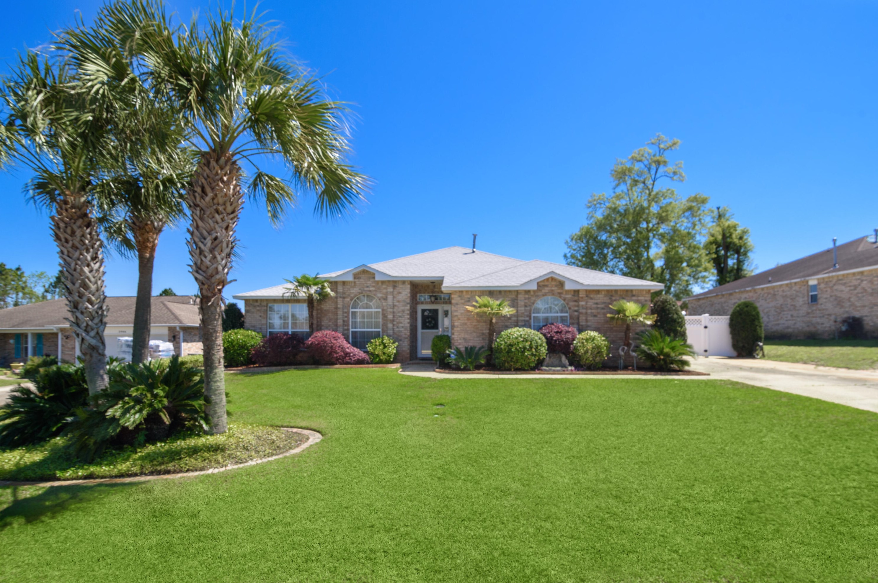 2910 Fallen Tree Dr, Cantonment, FL 32533-4861