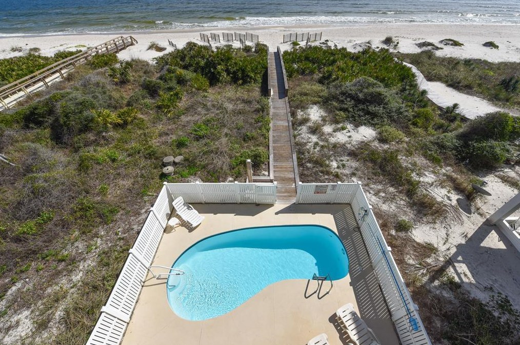 2260 Sailfish Dr, Saint George Island, FL 32328