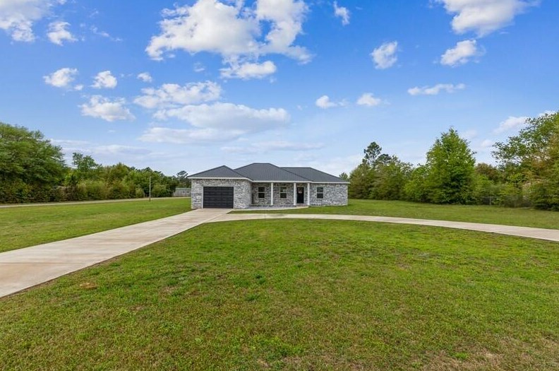 6116 Robin Rd, Crestview, FL 32539-8672