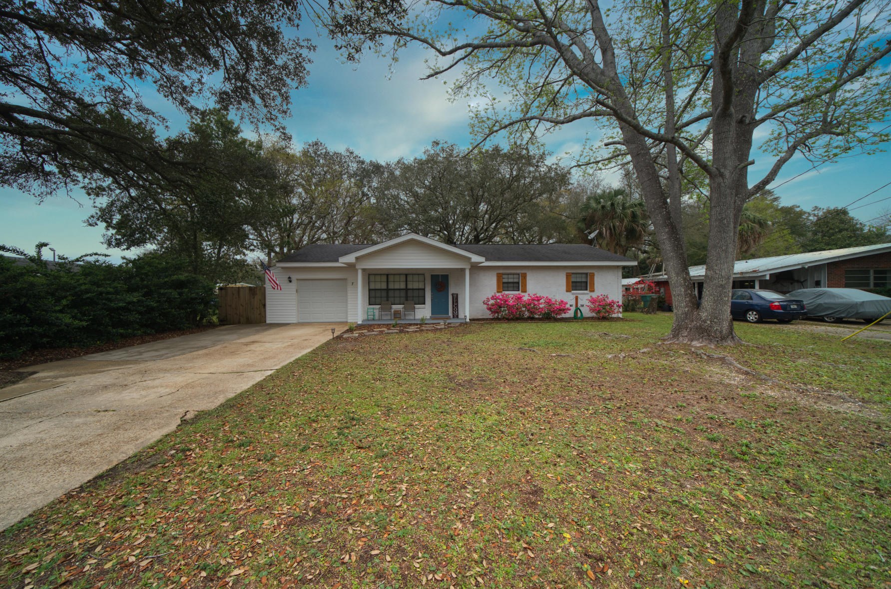 7 Palmetto Dr, Mary Esther, FL 32569-2020