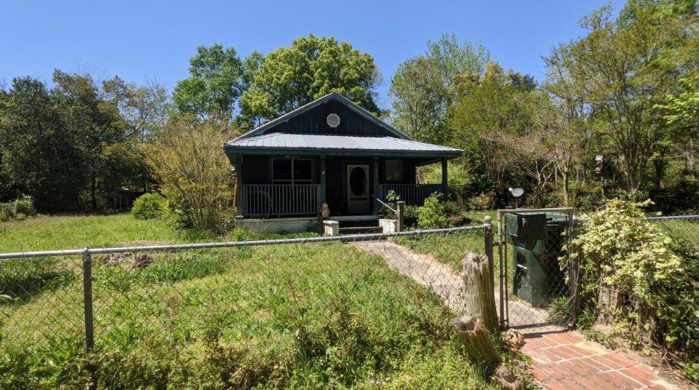 314 Hubbard St, Defuniak Springs, FL 32435