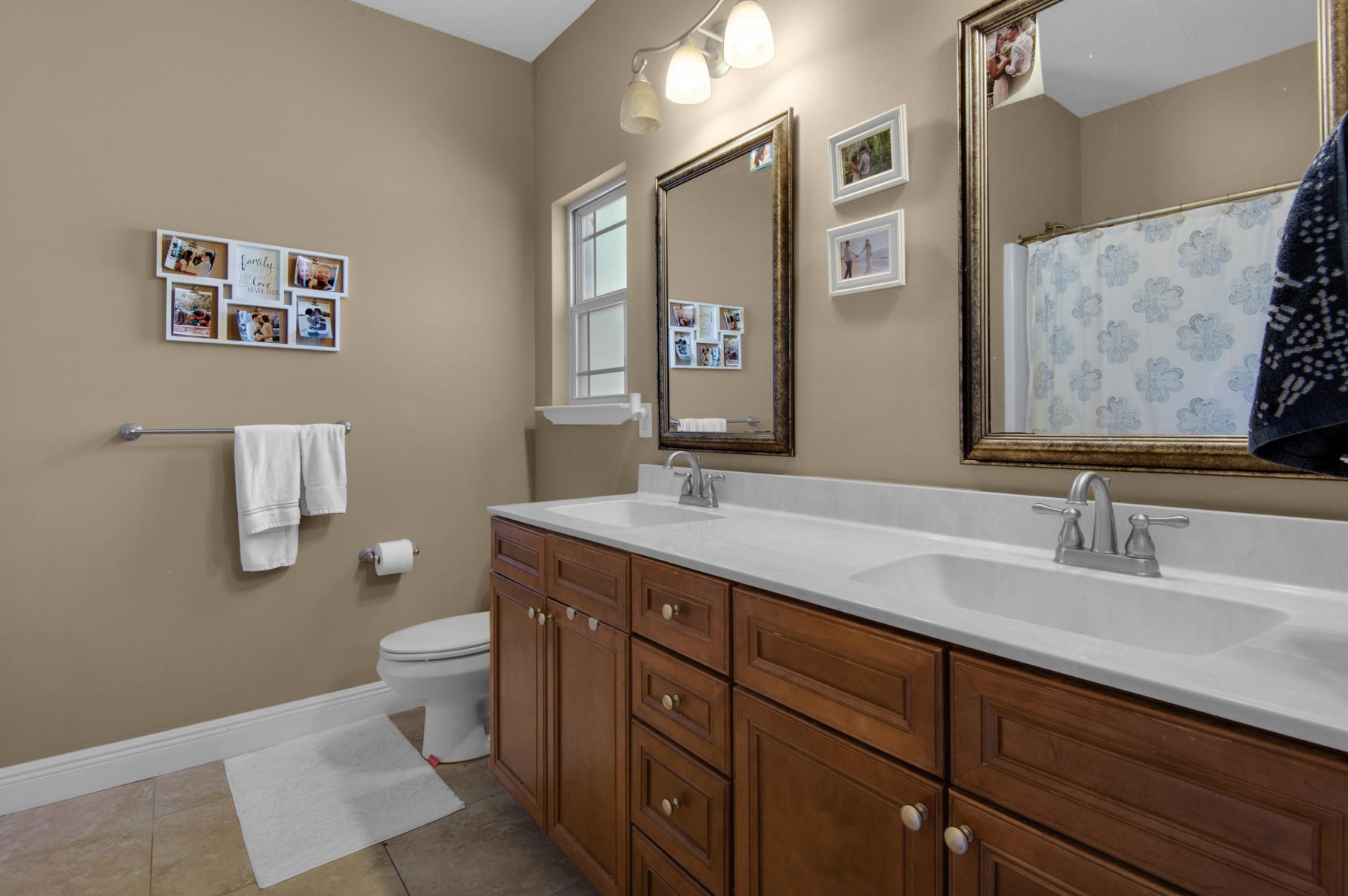 702 Hazel Dr, Fort Walton Beach FL  32547-2002 exterior